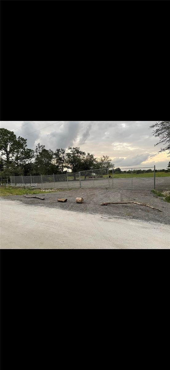 281 AVENIDA DEL CENTRO MONTURA