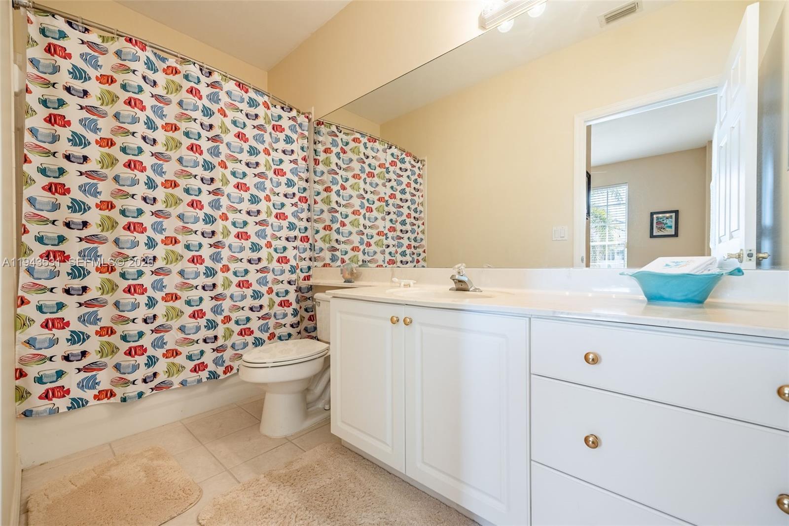 OLD PELICAN BAY - Residential