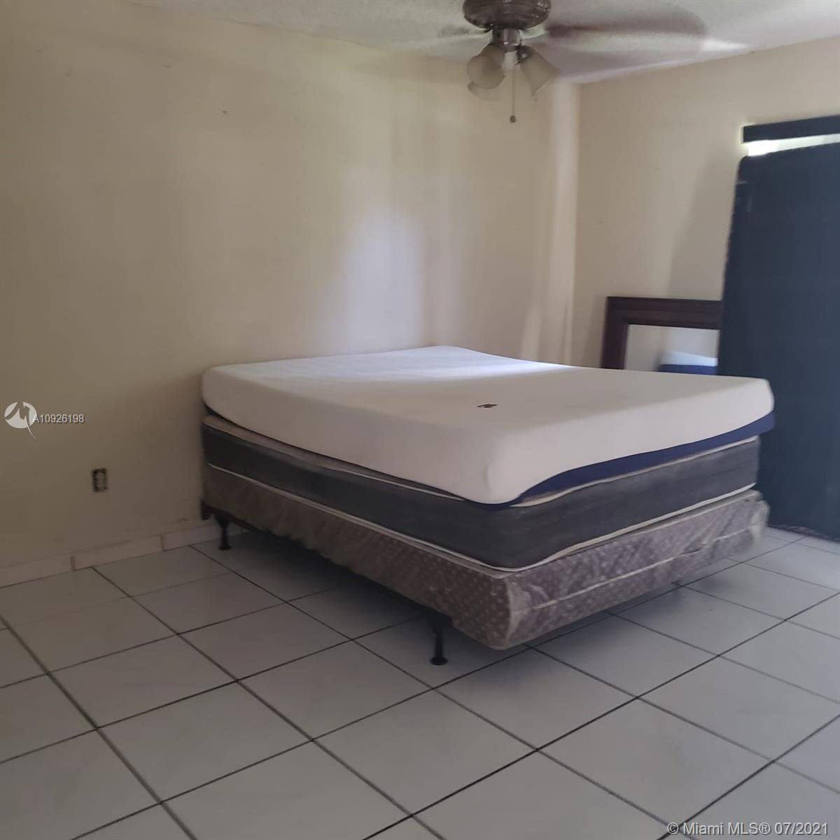 GREENWOOD VILLAS - Residential