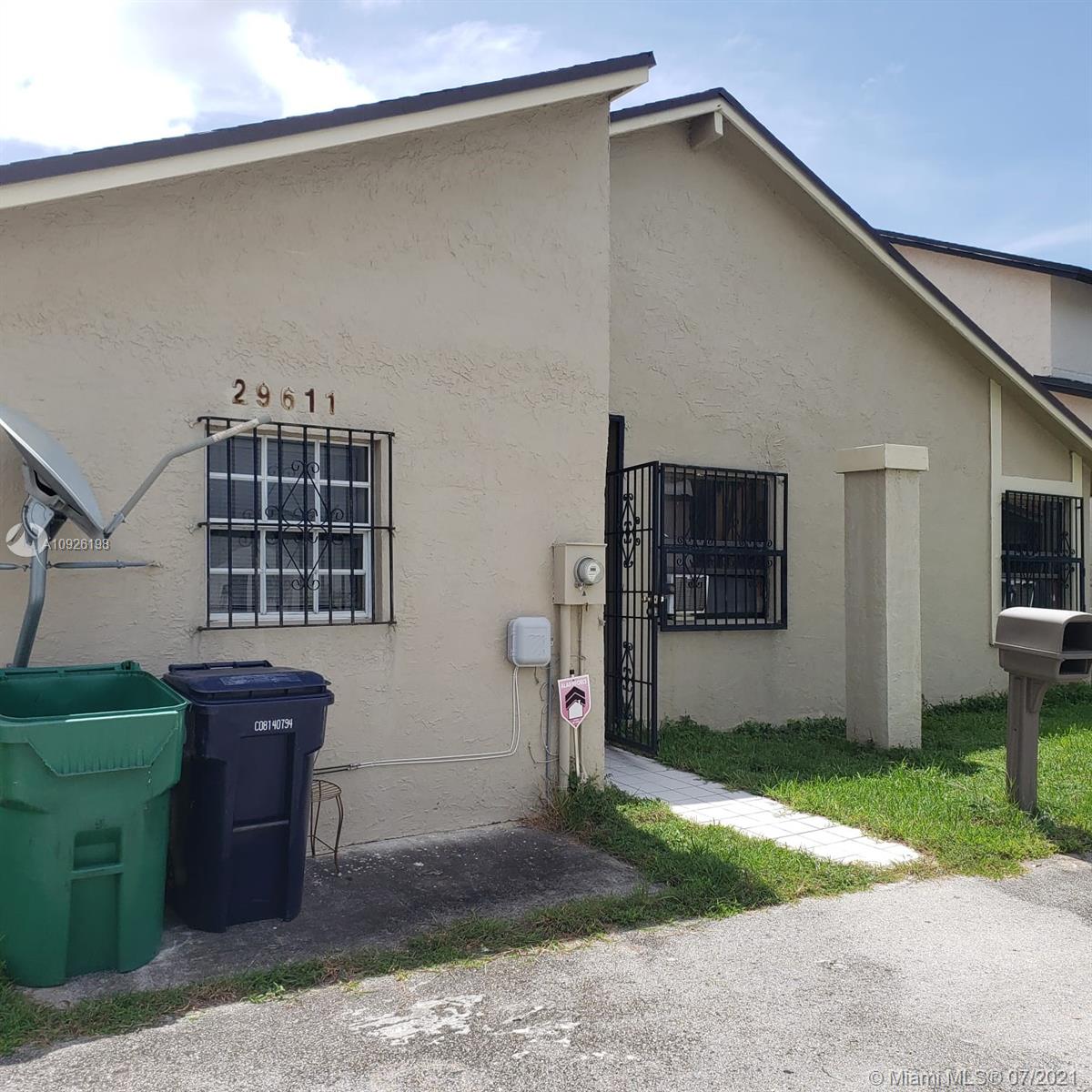 GREENWOOD VILLAS - Residential