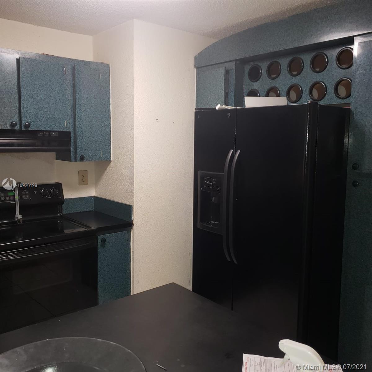 GREENWOOD VILLAS - Residential