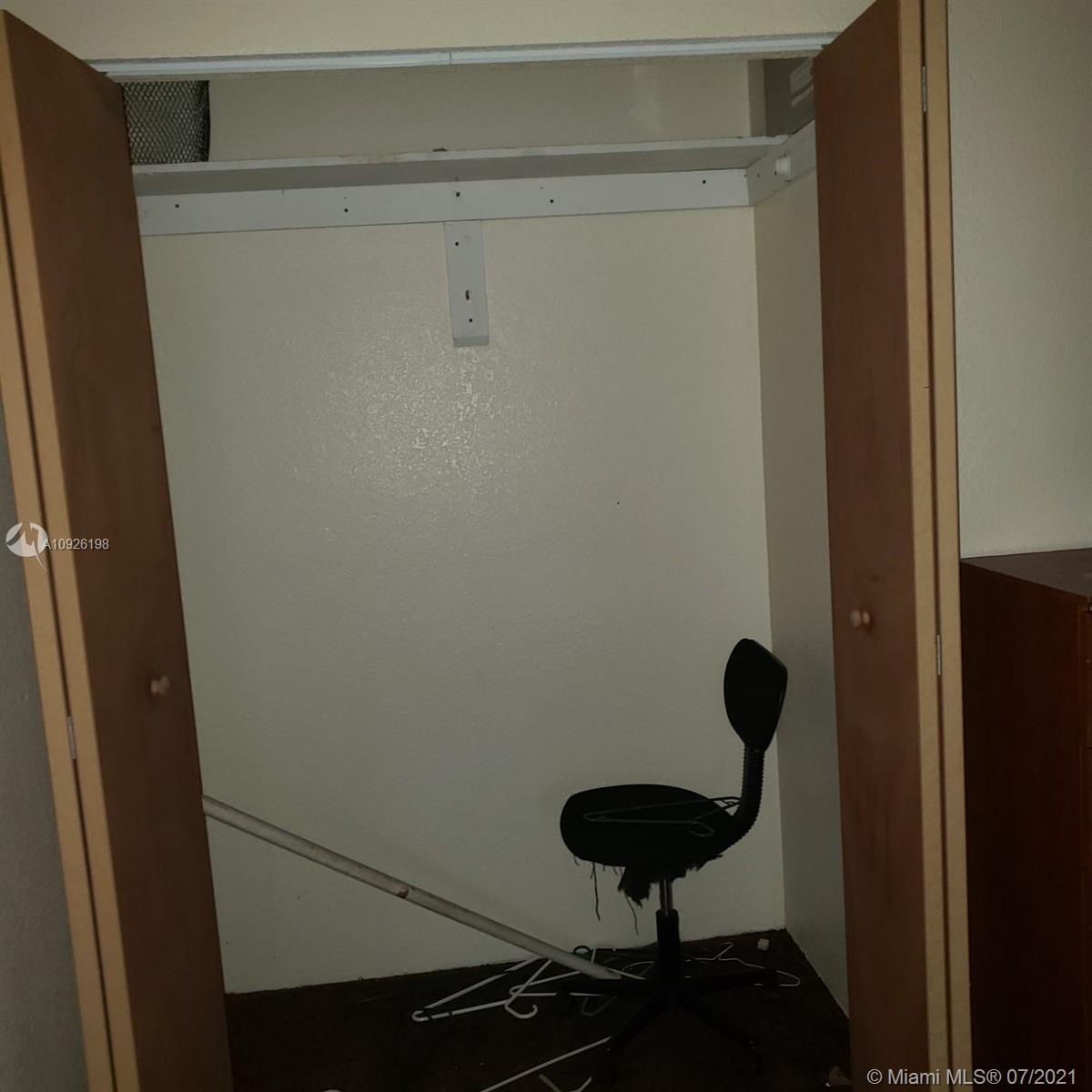 GREENWOOD VILLAS - Residential