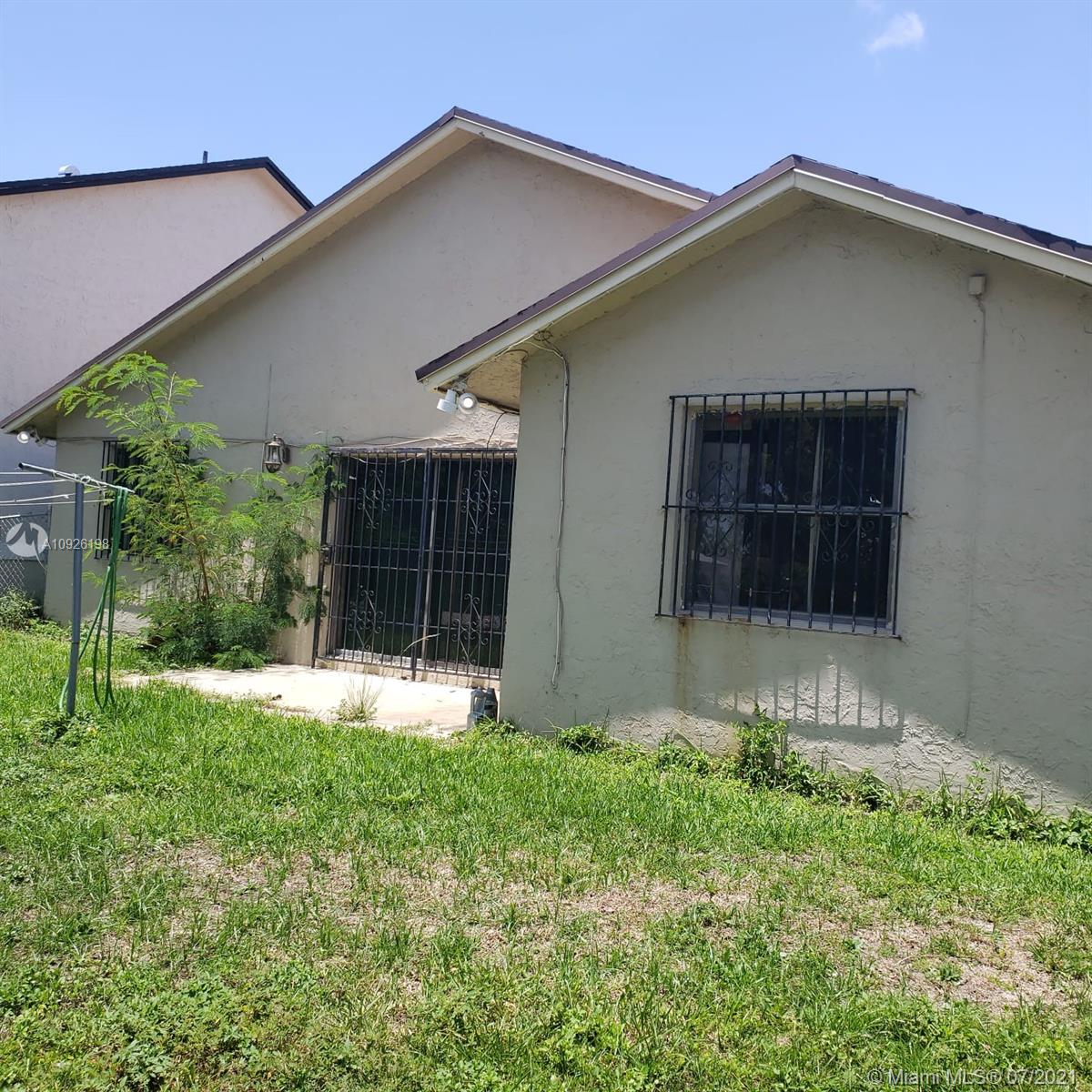 GREENWOOD VILLAS - Residential