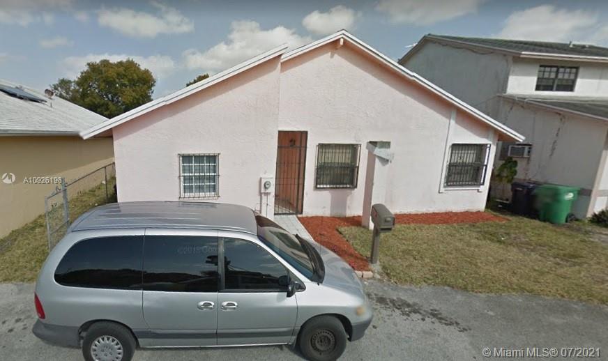 GREENWOOD VILLAS - Residential