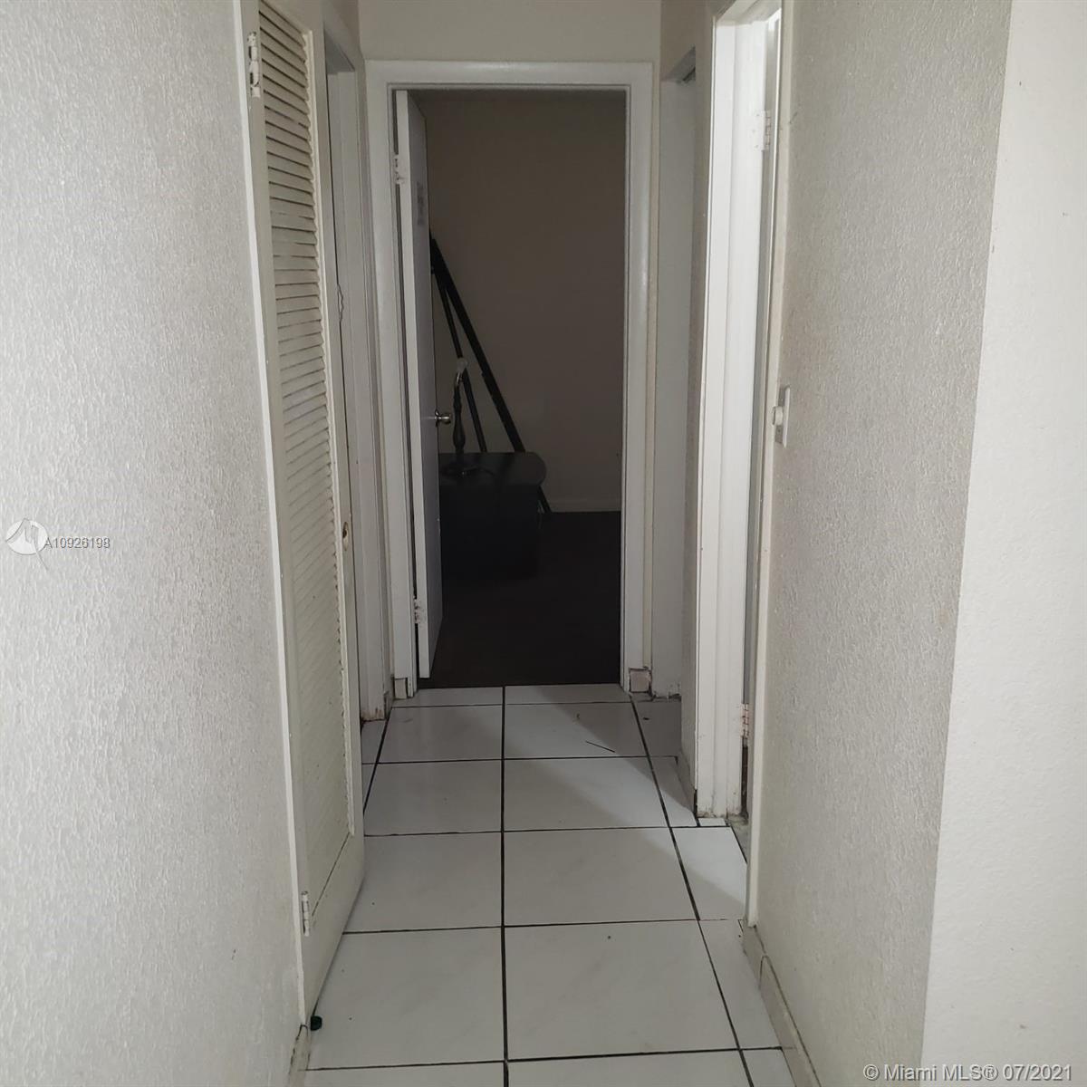 GREENWOOD VILLAS - Residential