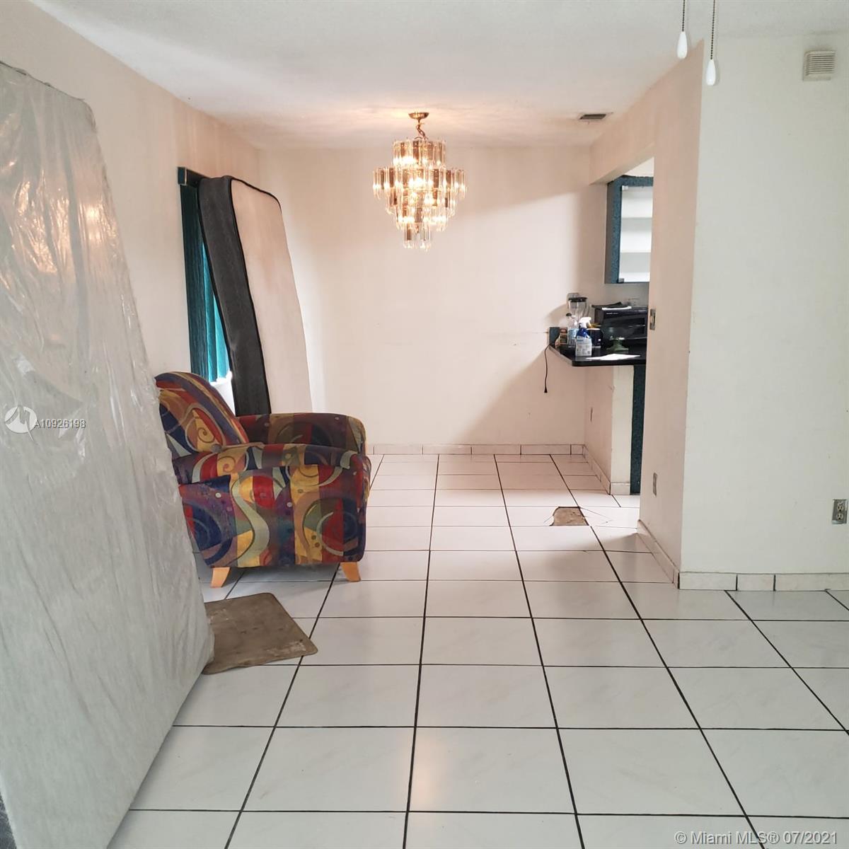 GREENWOOD VILLAS - Residential