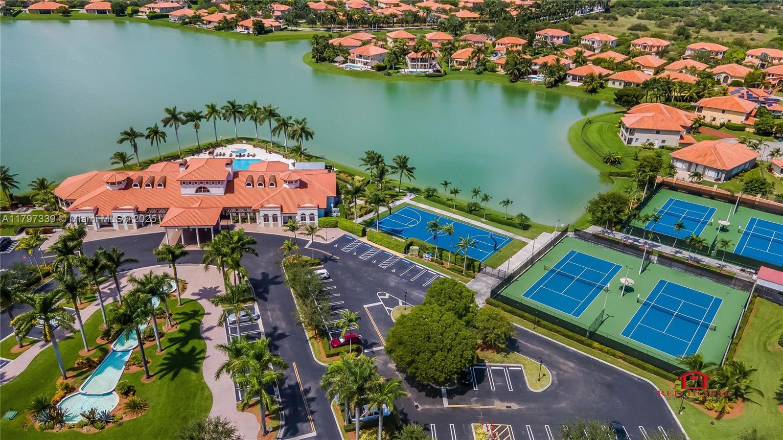 CUTLER CAY - Residential
