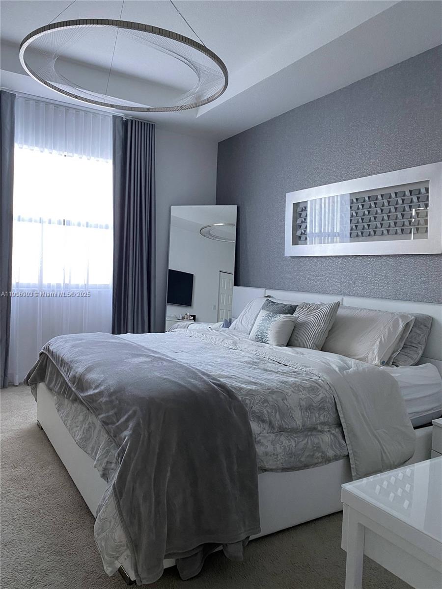 DUNNWOODY LAKE - Residential