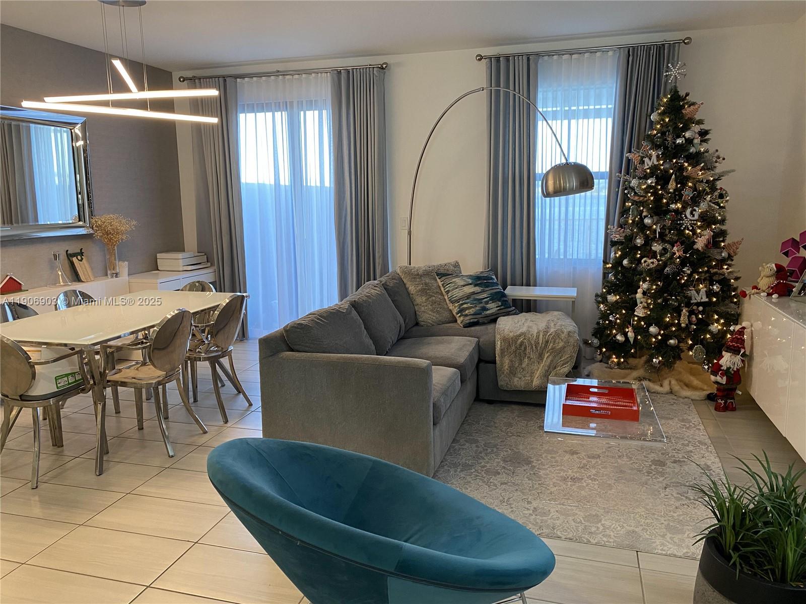 DUNNWOODY LAKE - Residential