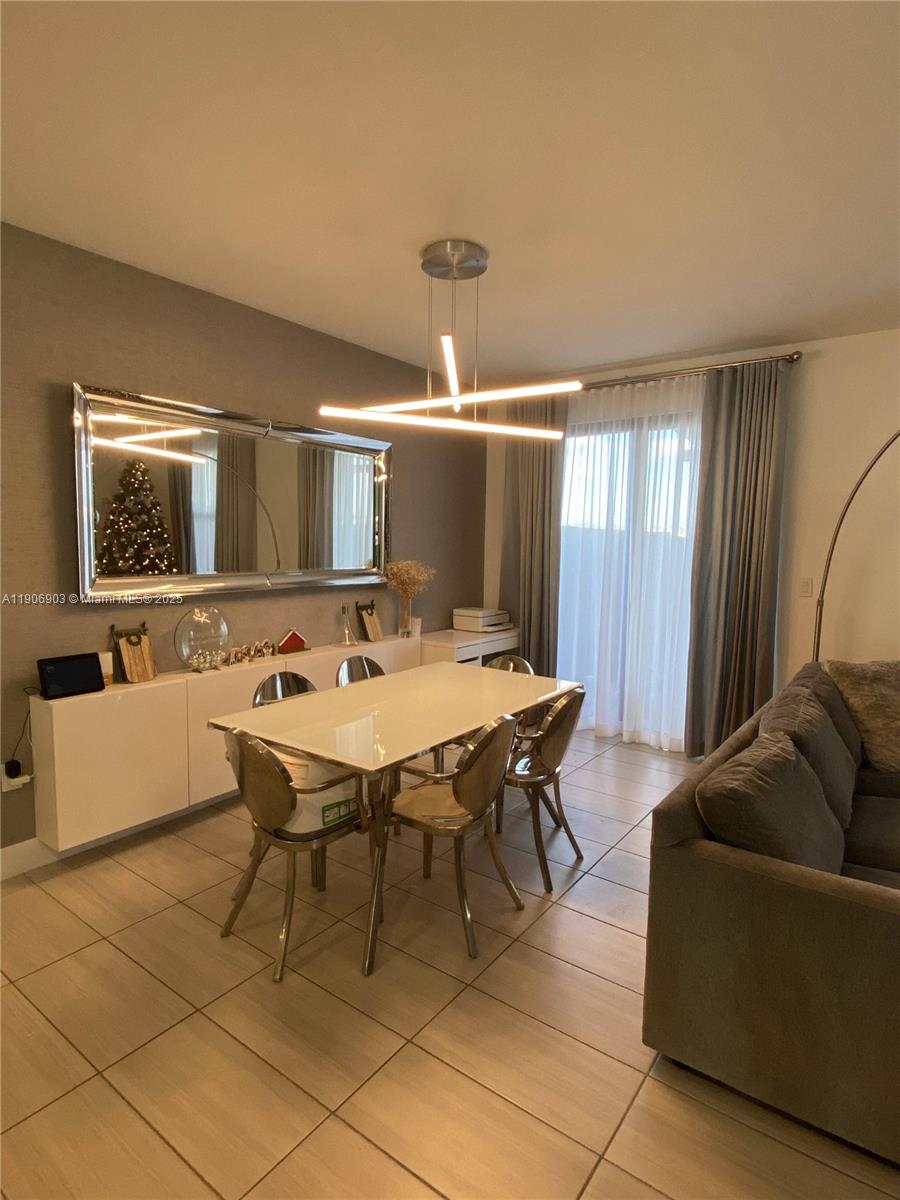 DUNNWOODY LAKE - Residential