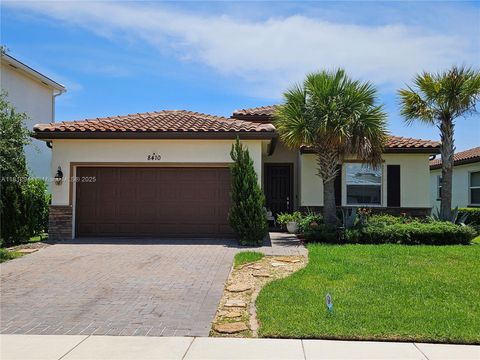 8410 NW Greenbank Cir Port St. Lucie FL 34987