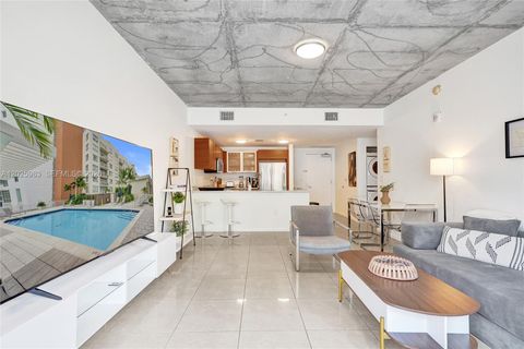 Tiny photo for 3250 NE 1st Ave #511, Miami, FL 33137 (MLS # A12025983)