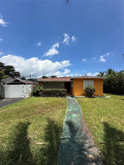 1627 Washington St Hollywood FL 33020