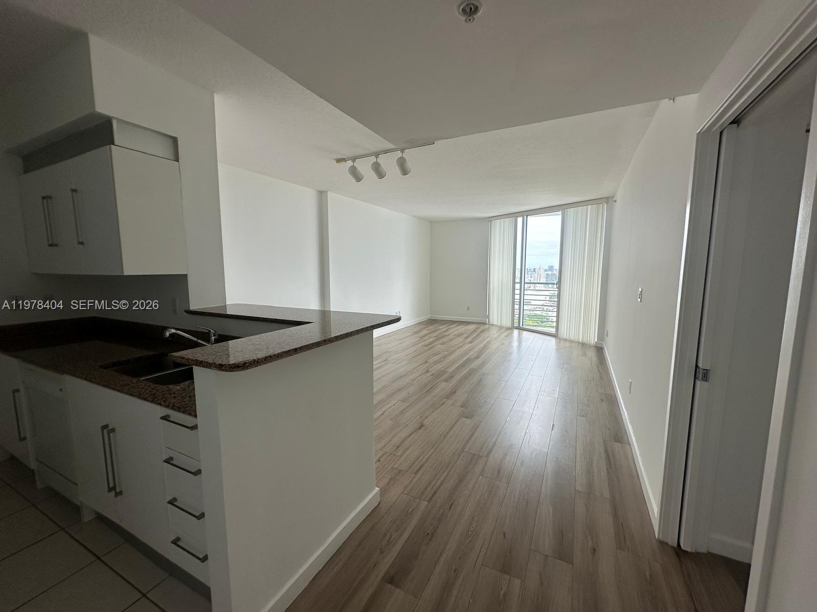 325 S BISCAYNE BL 4324