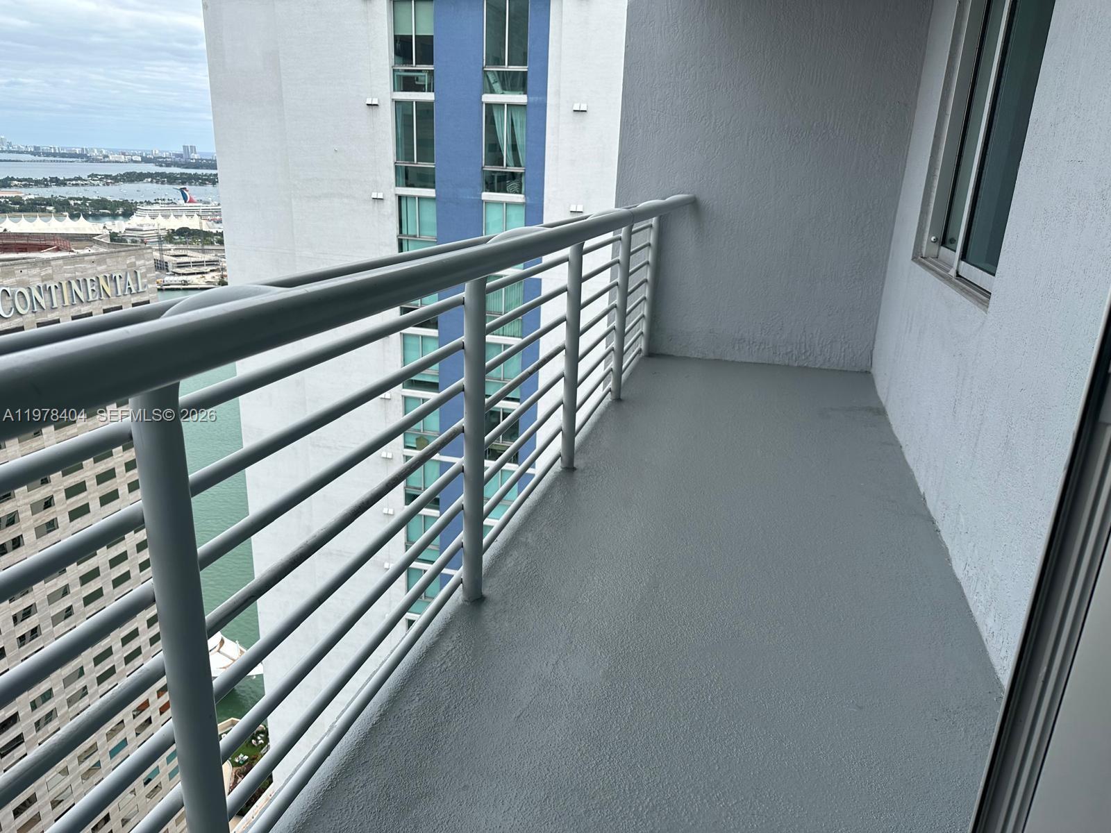 325 S BISCAYNE BL 4324