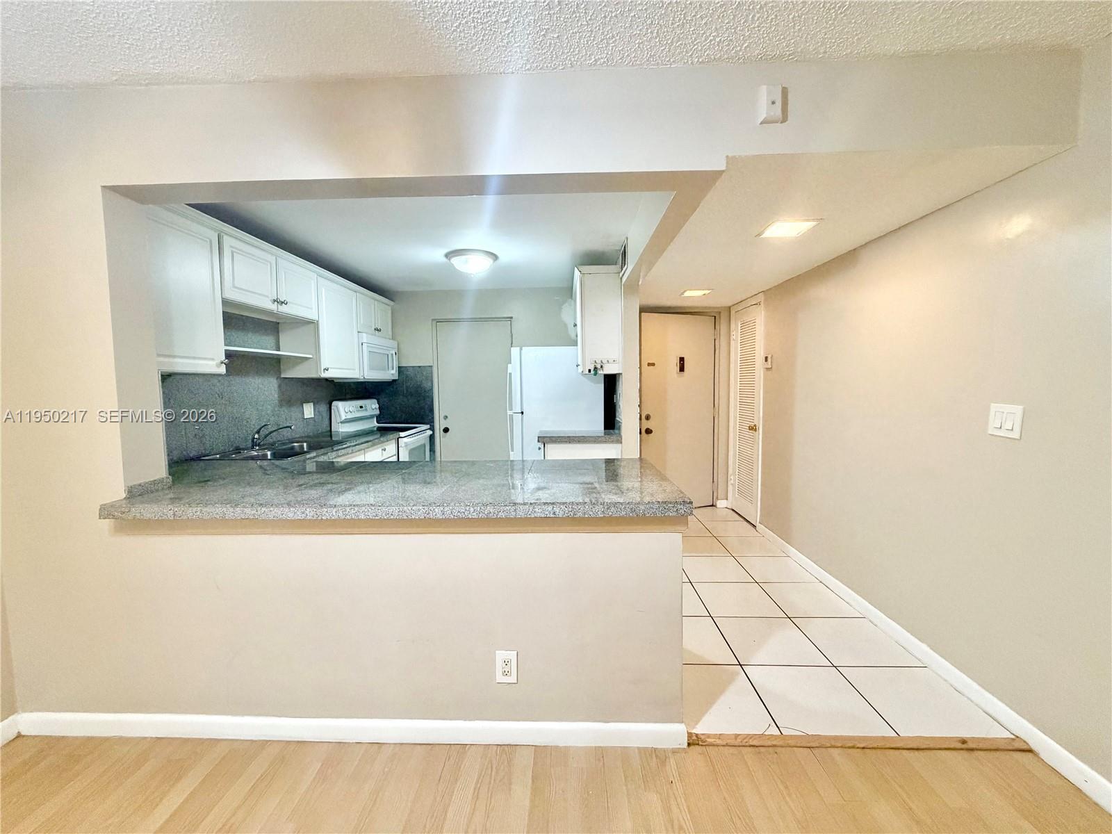 2320 S Cypress Bend Dr 206