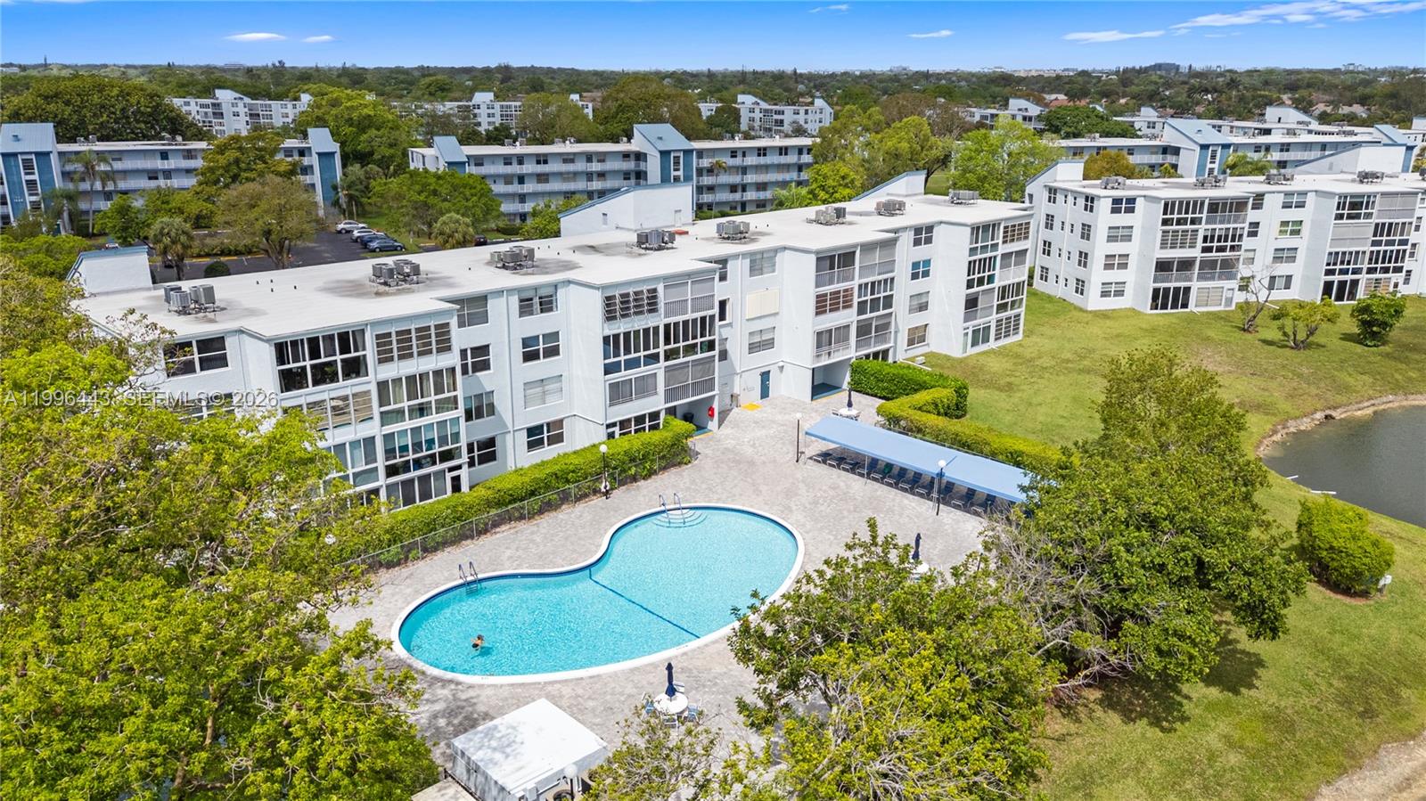 12B OF PALM SPRINGS 2 CON - Residential