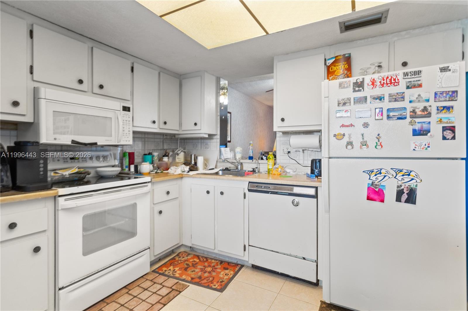 12B OF PALM SPRINGS 2 CON - Residential