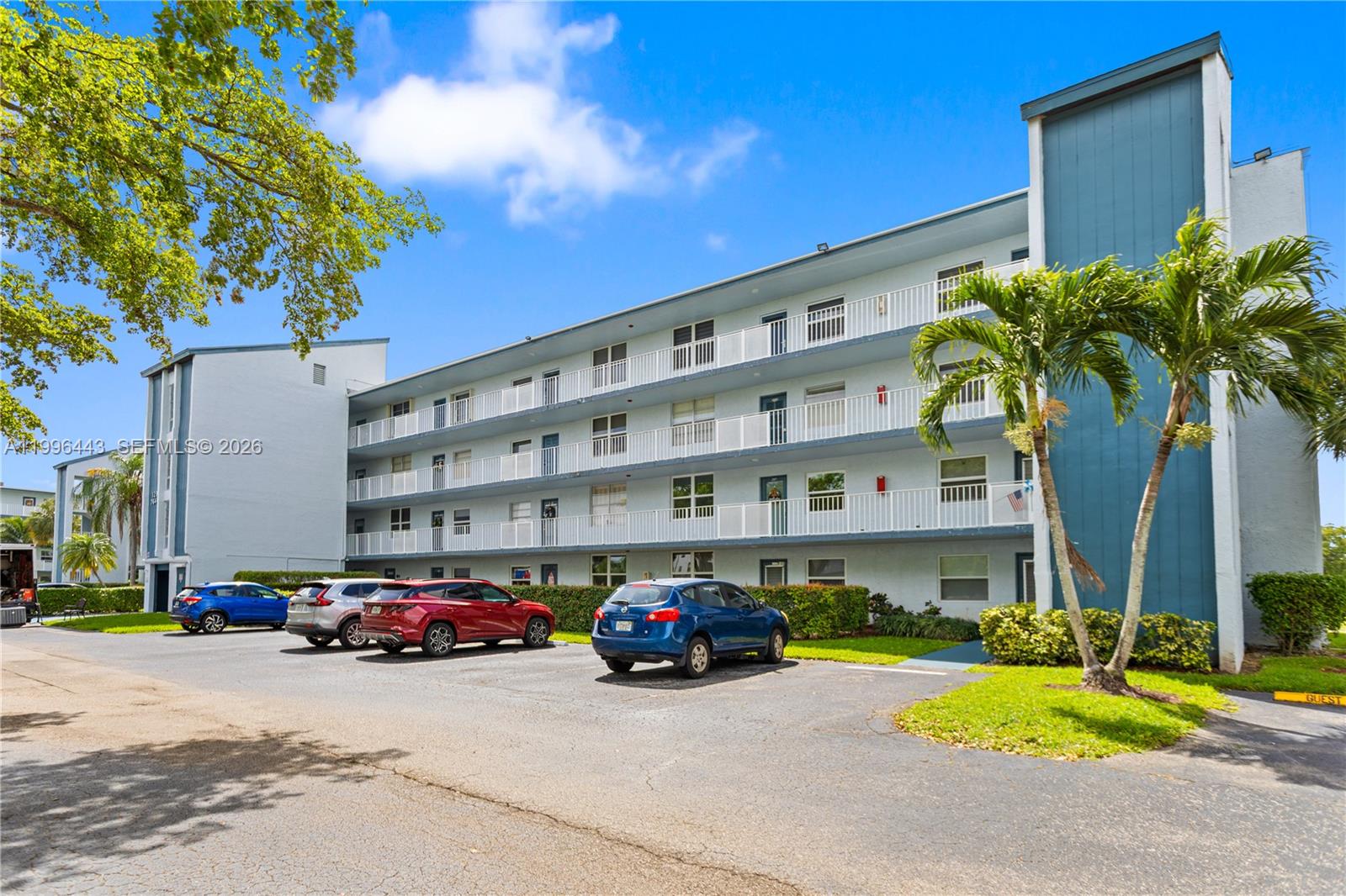 12B OF PALM SPRINGS 2 CON - Residential