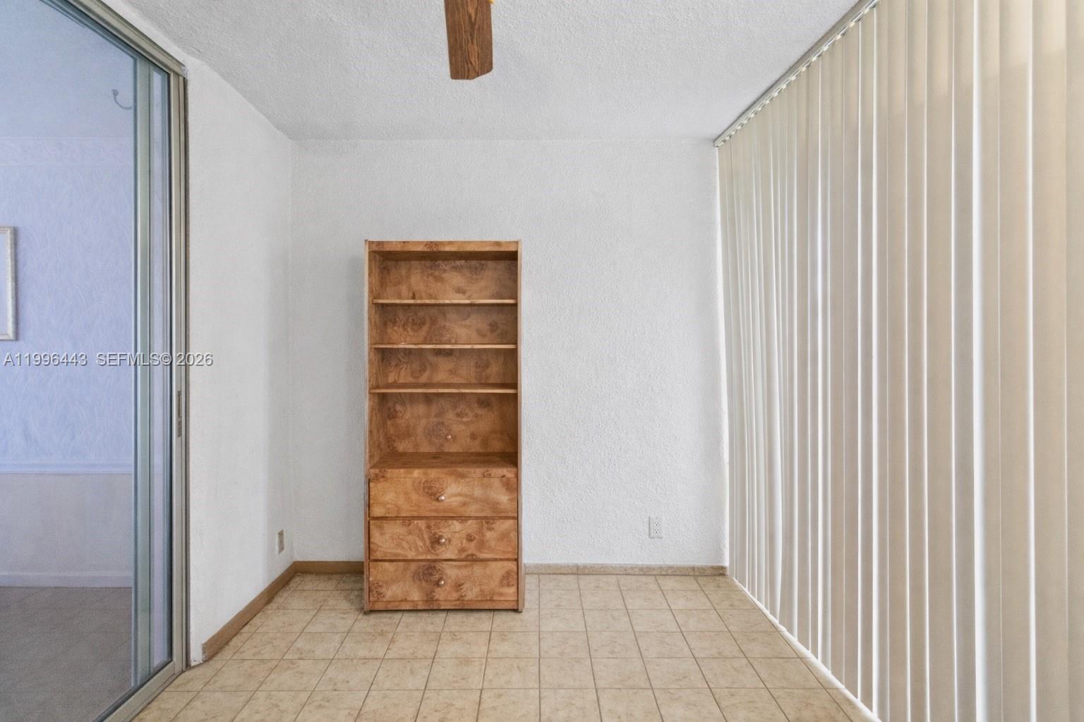 12B OF PALM SPRINGS 2 CON - Residential