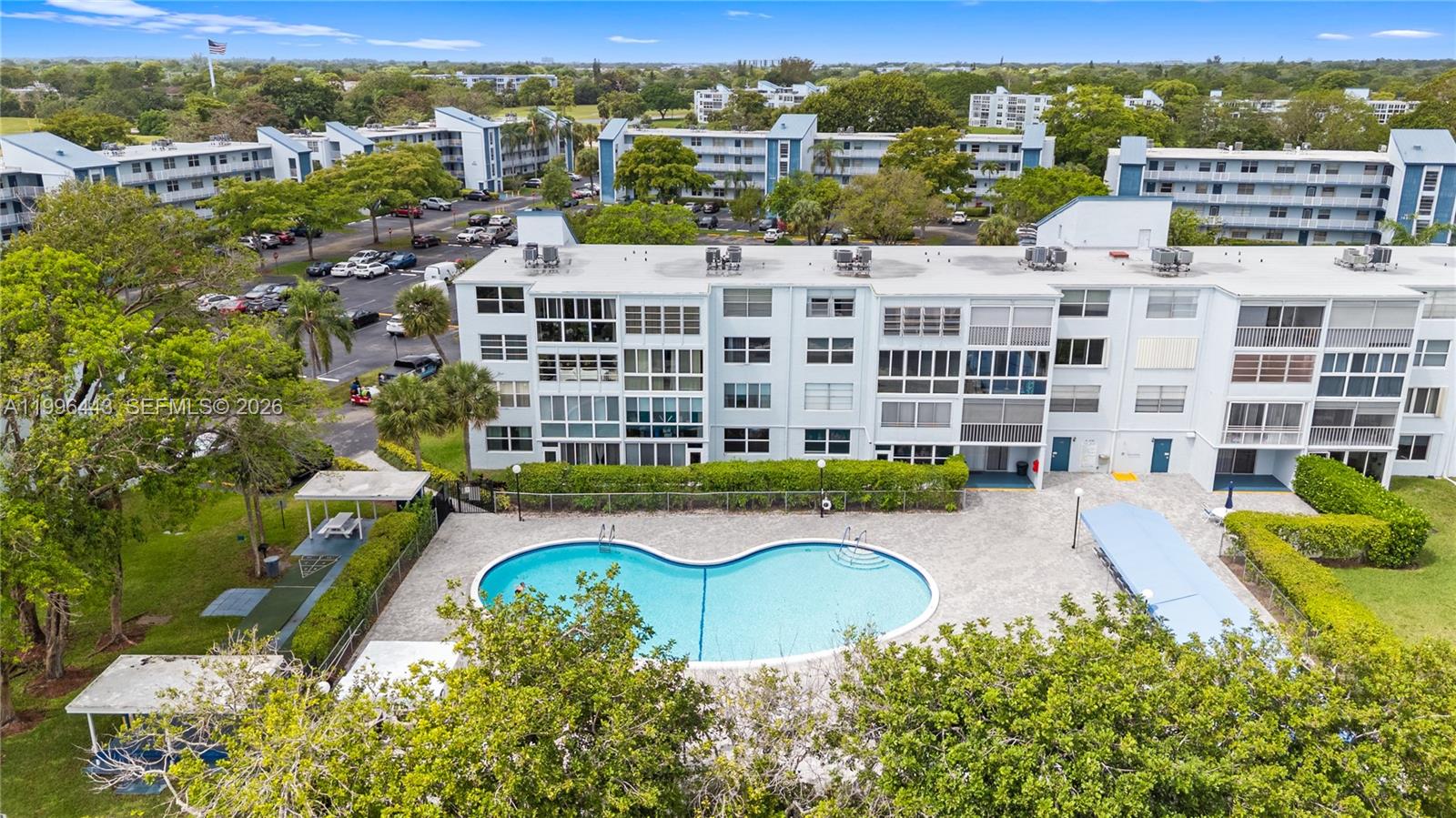 12B OF PALM SPRINGS 2 CON - Residential