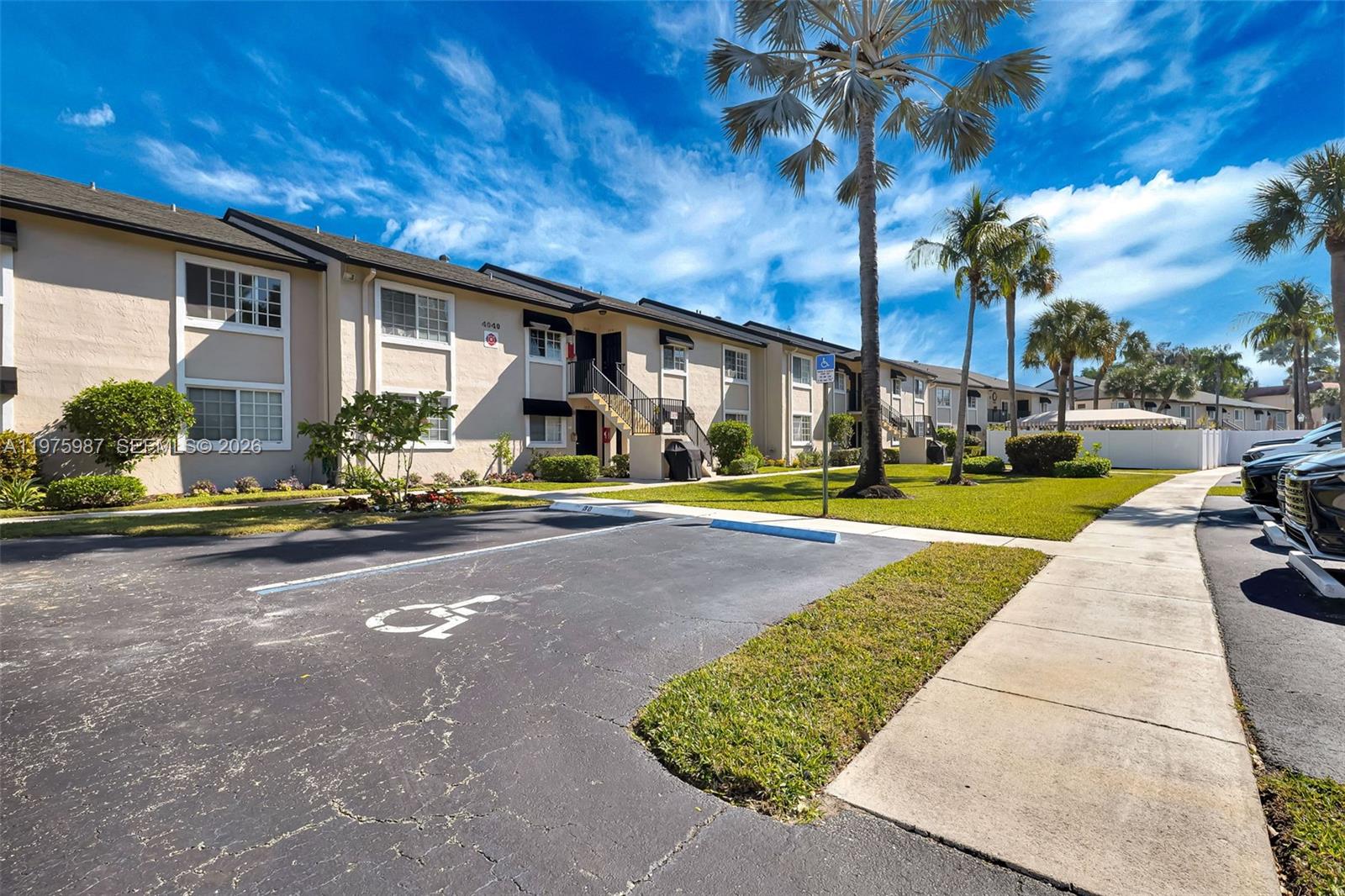 NINTH GREEN AT CRYSTAL LA - Residential Lease