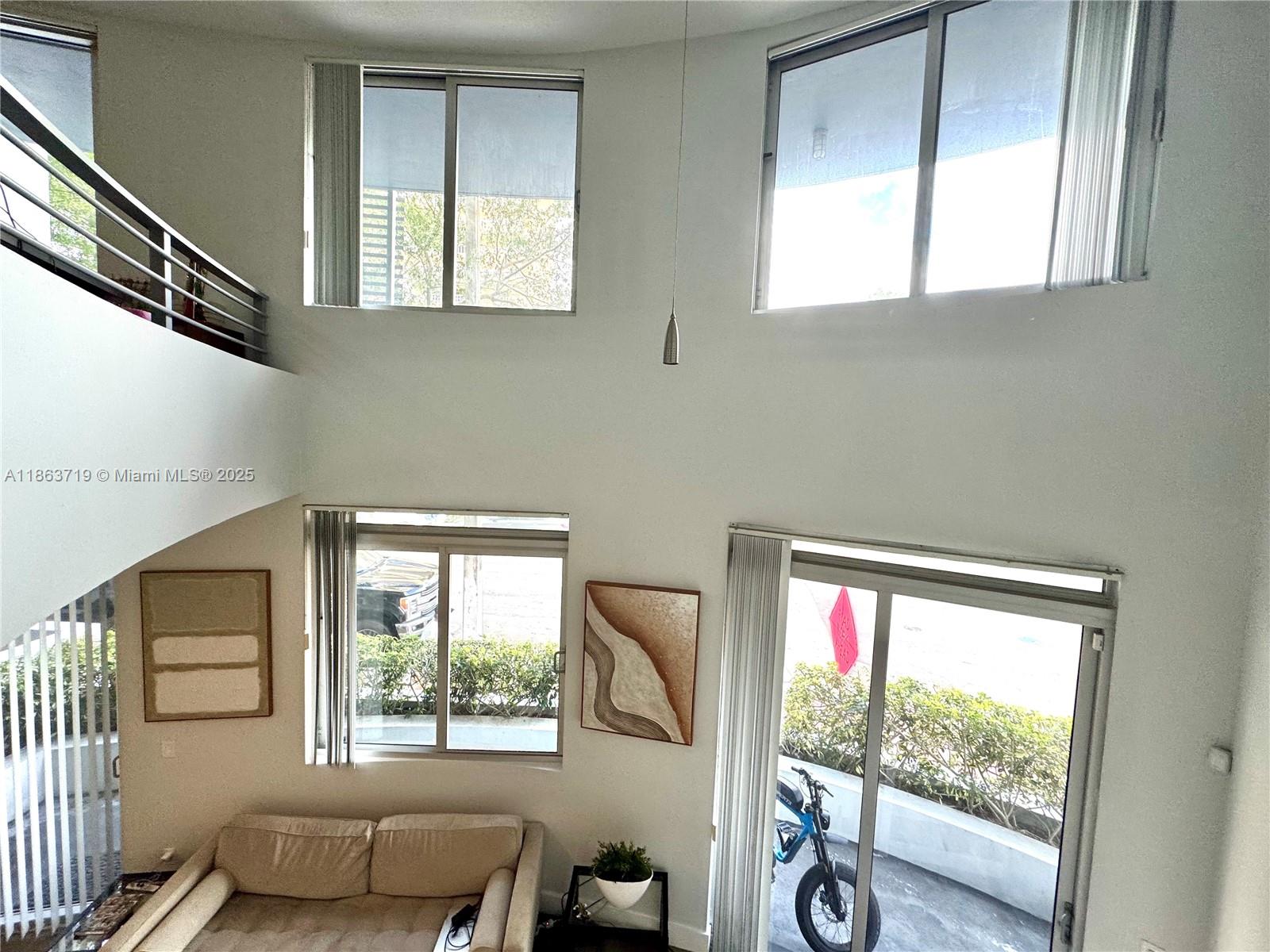 3339 Virginia St 121