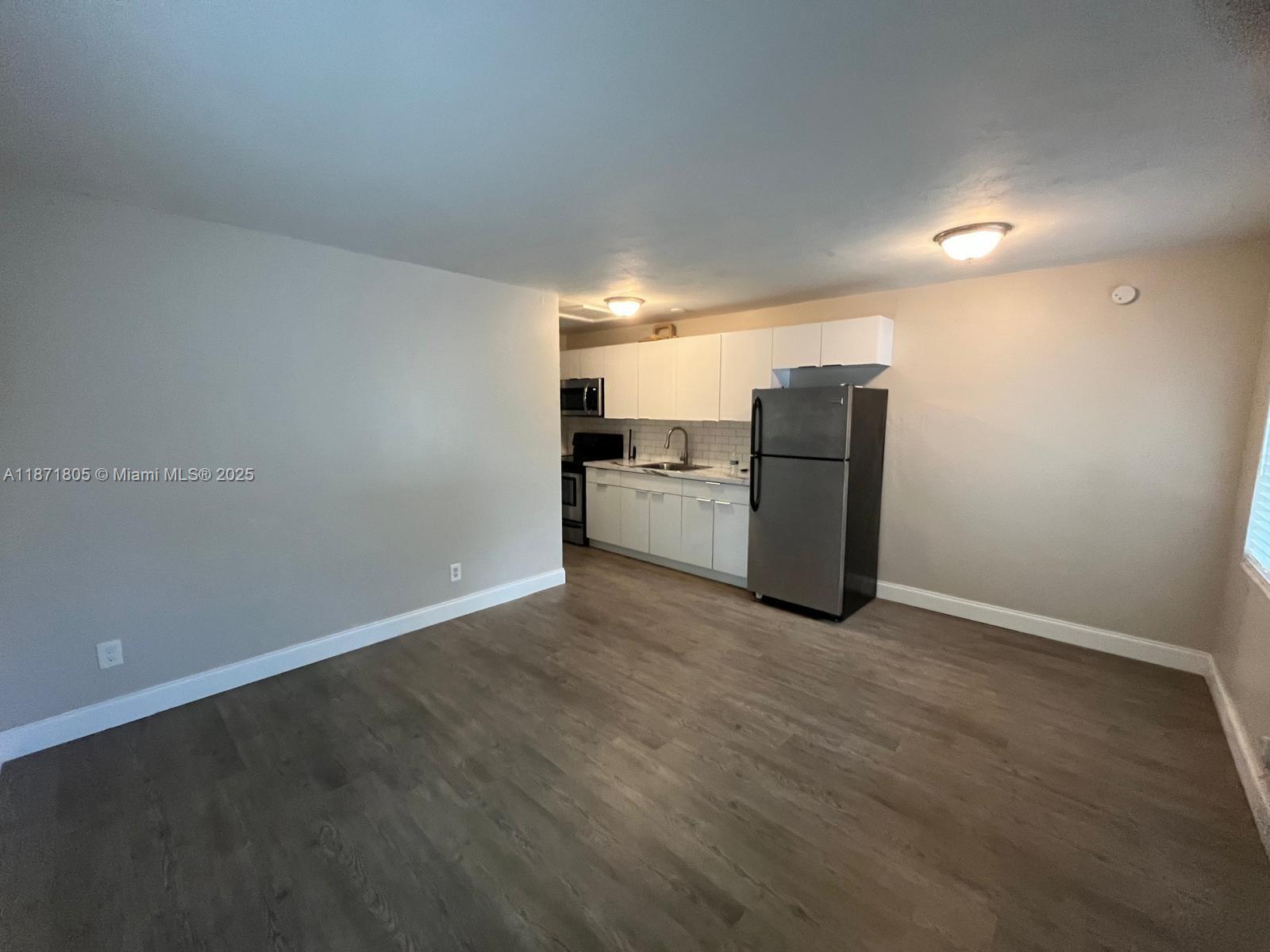 WELWYN MANOR - Residential Lease