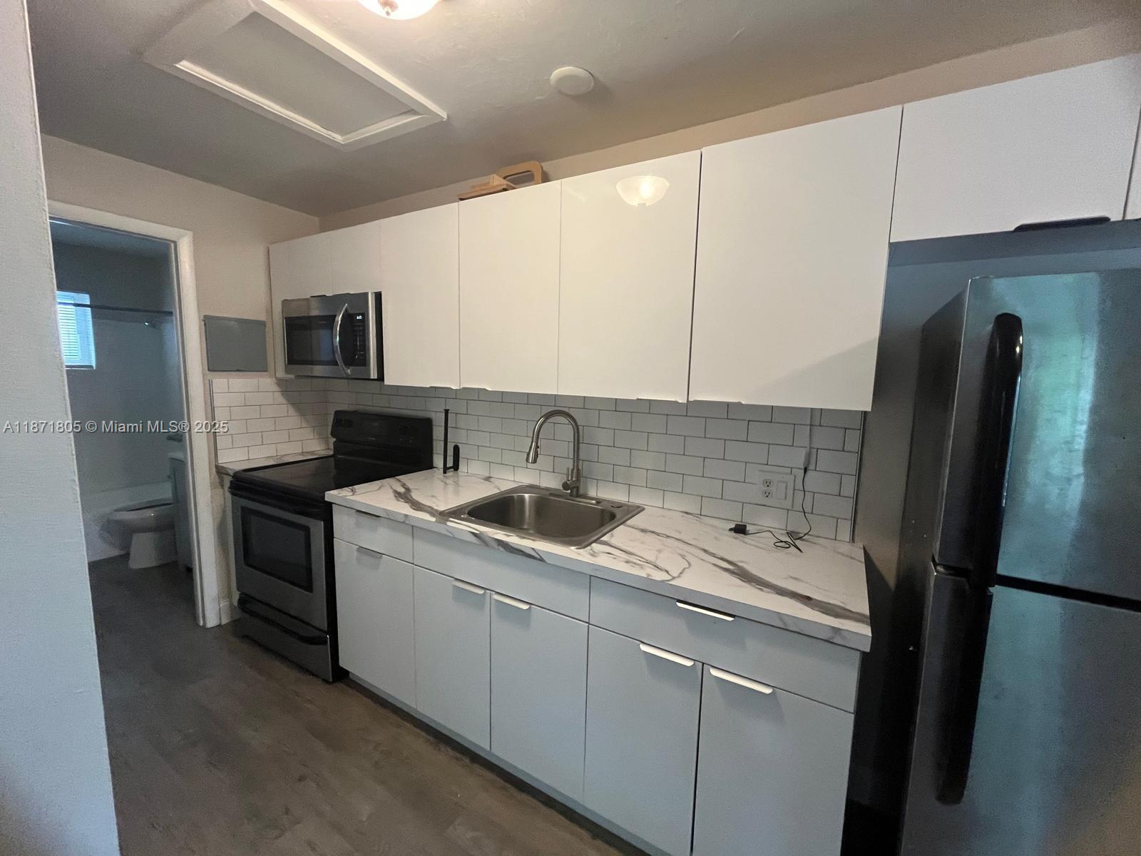 WELWYN MANOR - Residential Lease