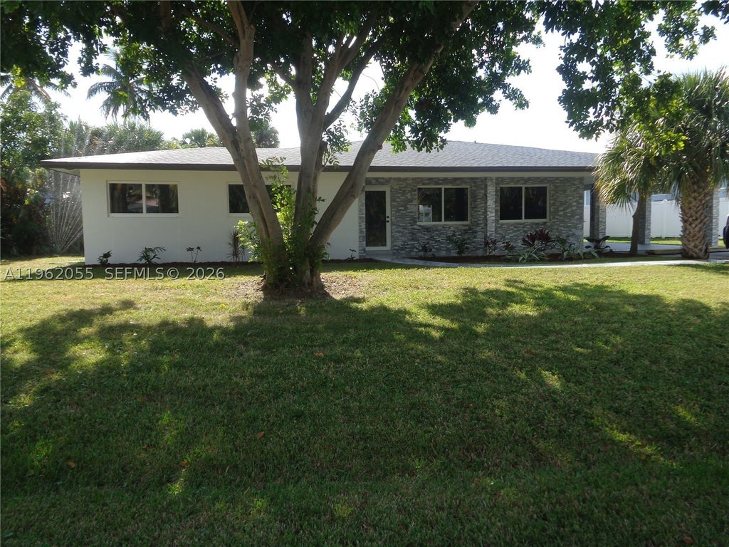 Photo of 1565 Thumb Point Dr, Fort Pierce, FL 34949 (MLS # A11962055)