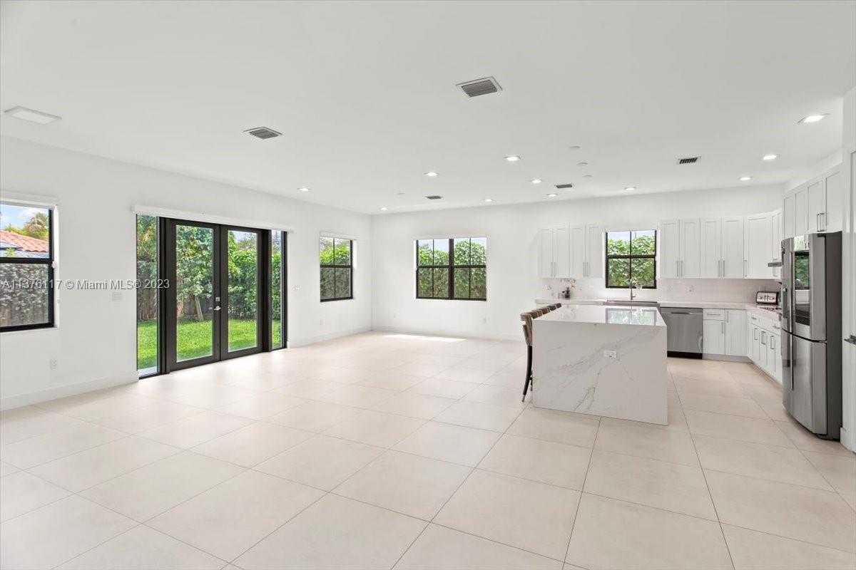 LEGACY GRAND - Residential