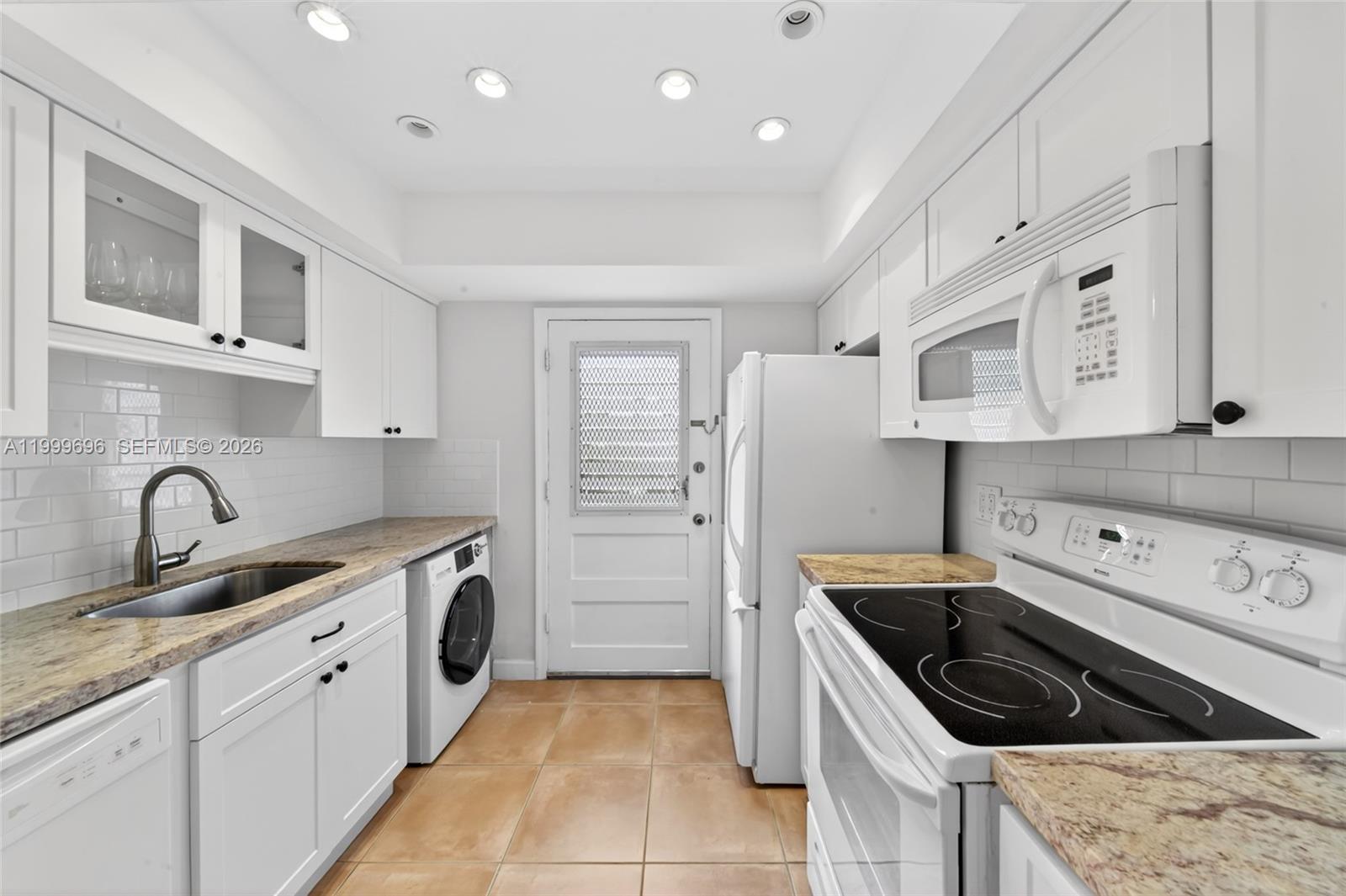 6815 Edgewater Dr 108