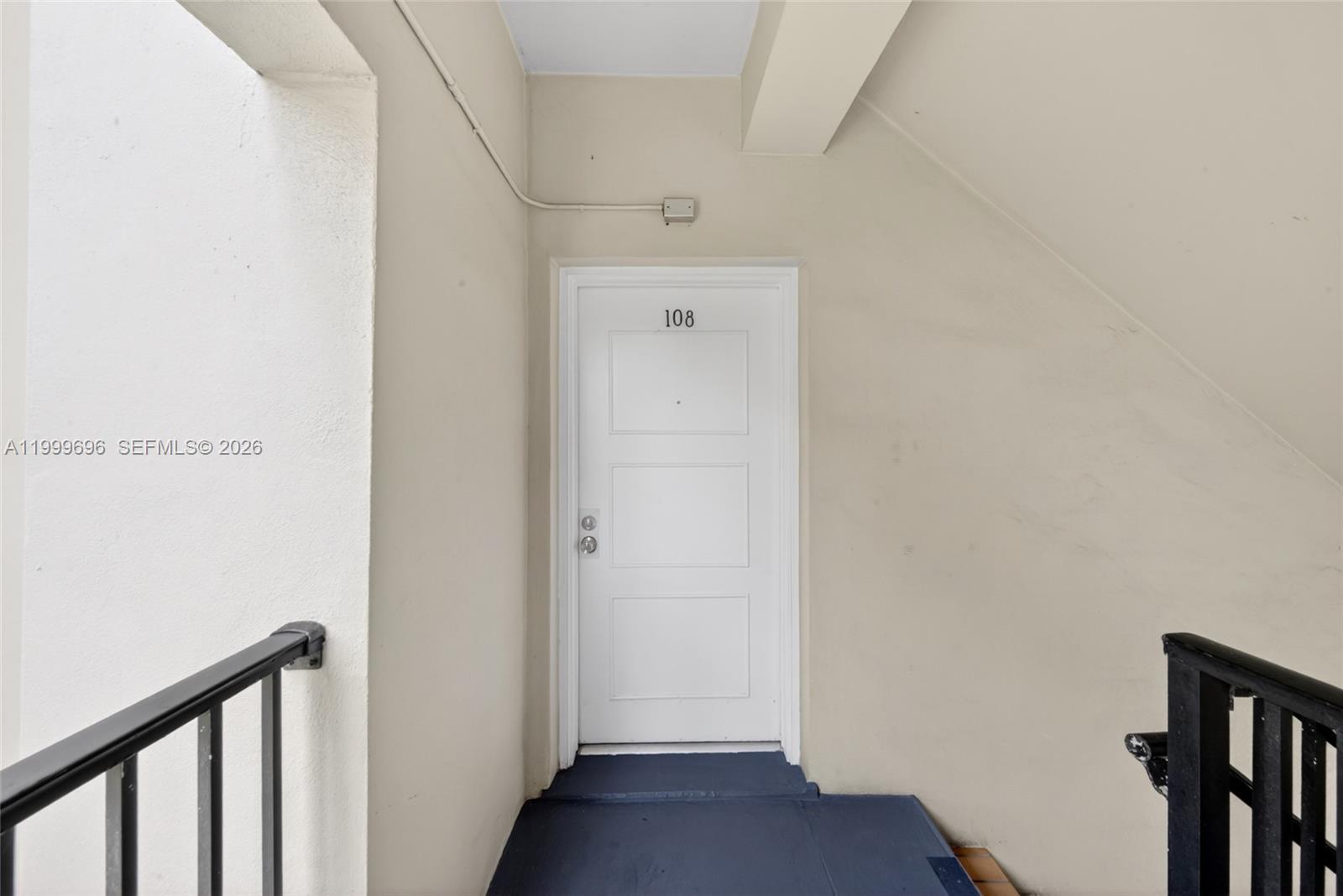 6815 Edgewater Dr 108