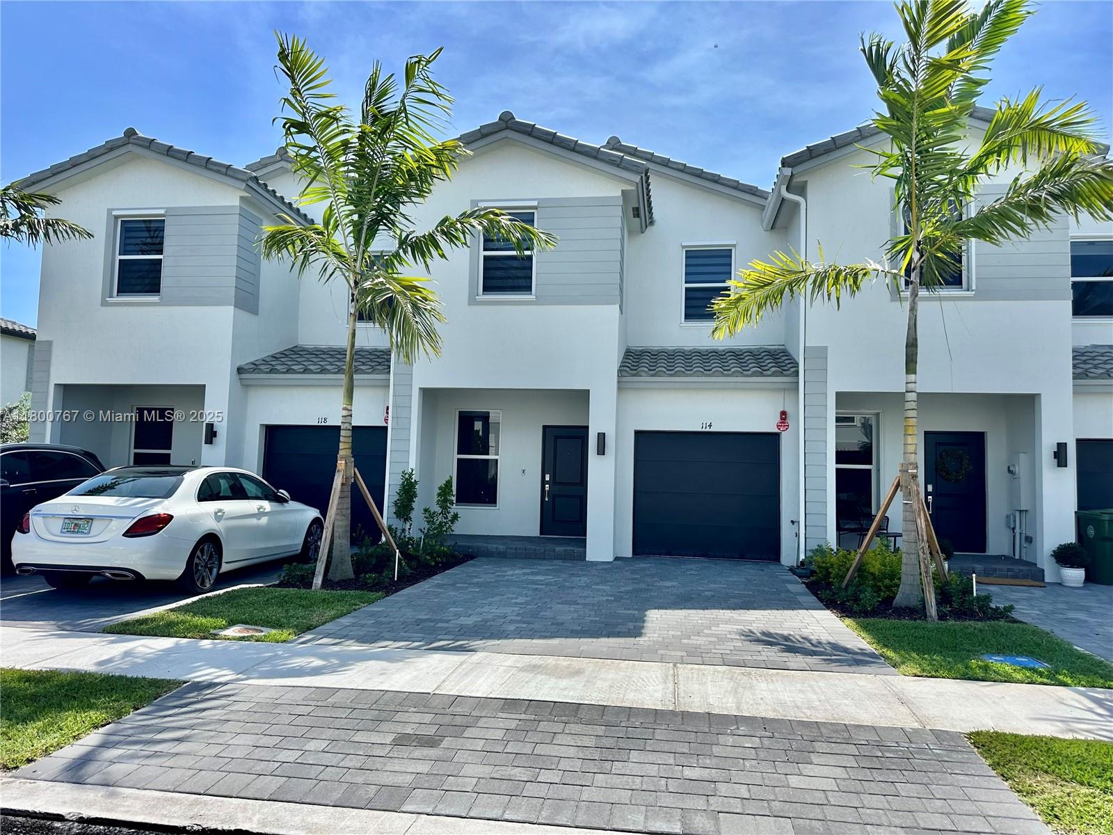 Rental Property at 114 Sw 184th Pl 114, Pembroke Pines, Miami-Dade County, Florida - Bedrooms: 3 
Bathrooms: 3  - $3,500 MO.