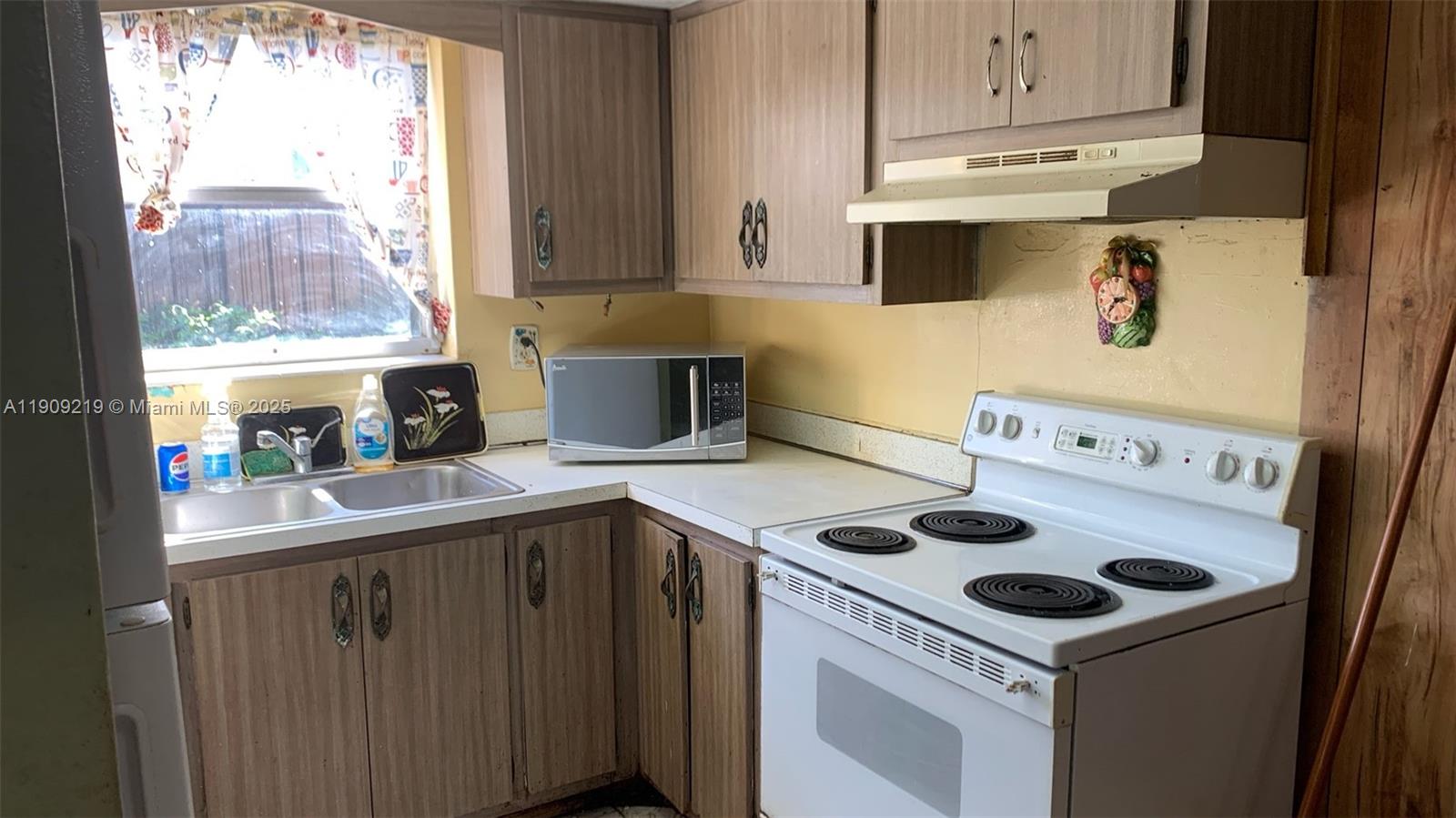 PALM SPRINGS NORTH SEC D - Residential