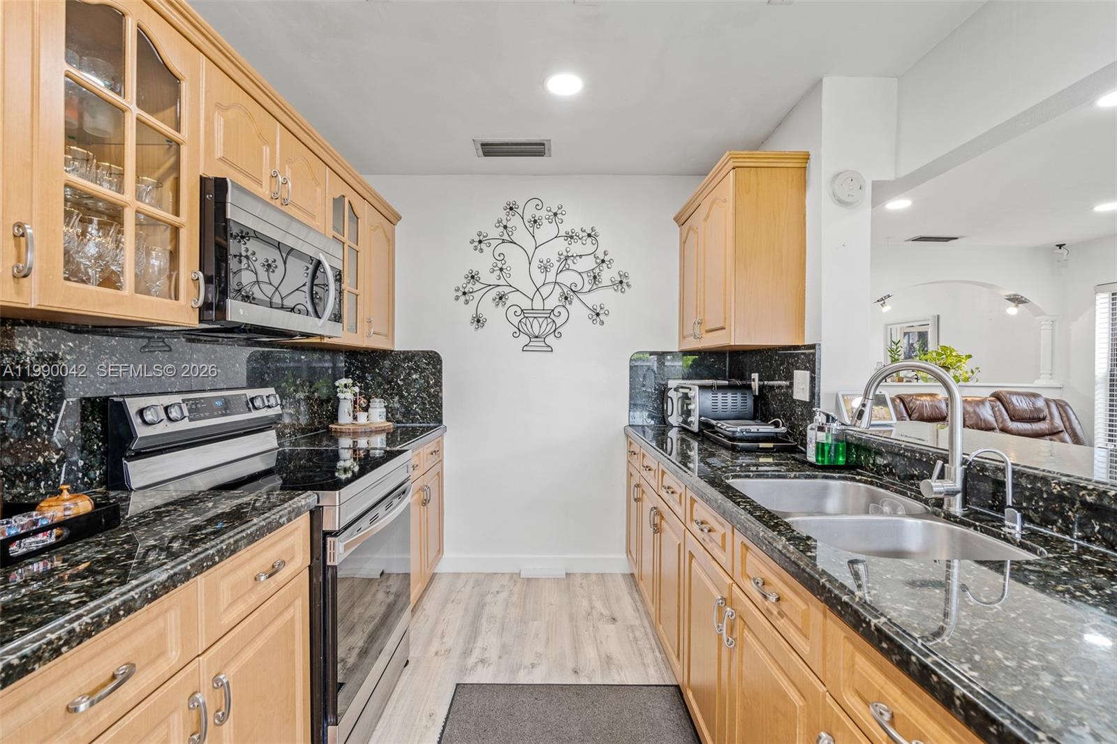 DEVON-AIRE VILLAS SEC 7 - Residential