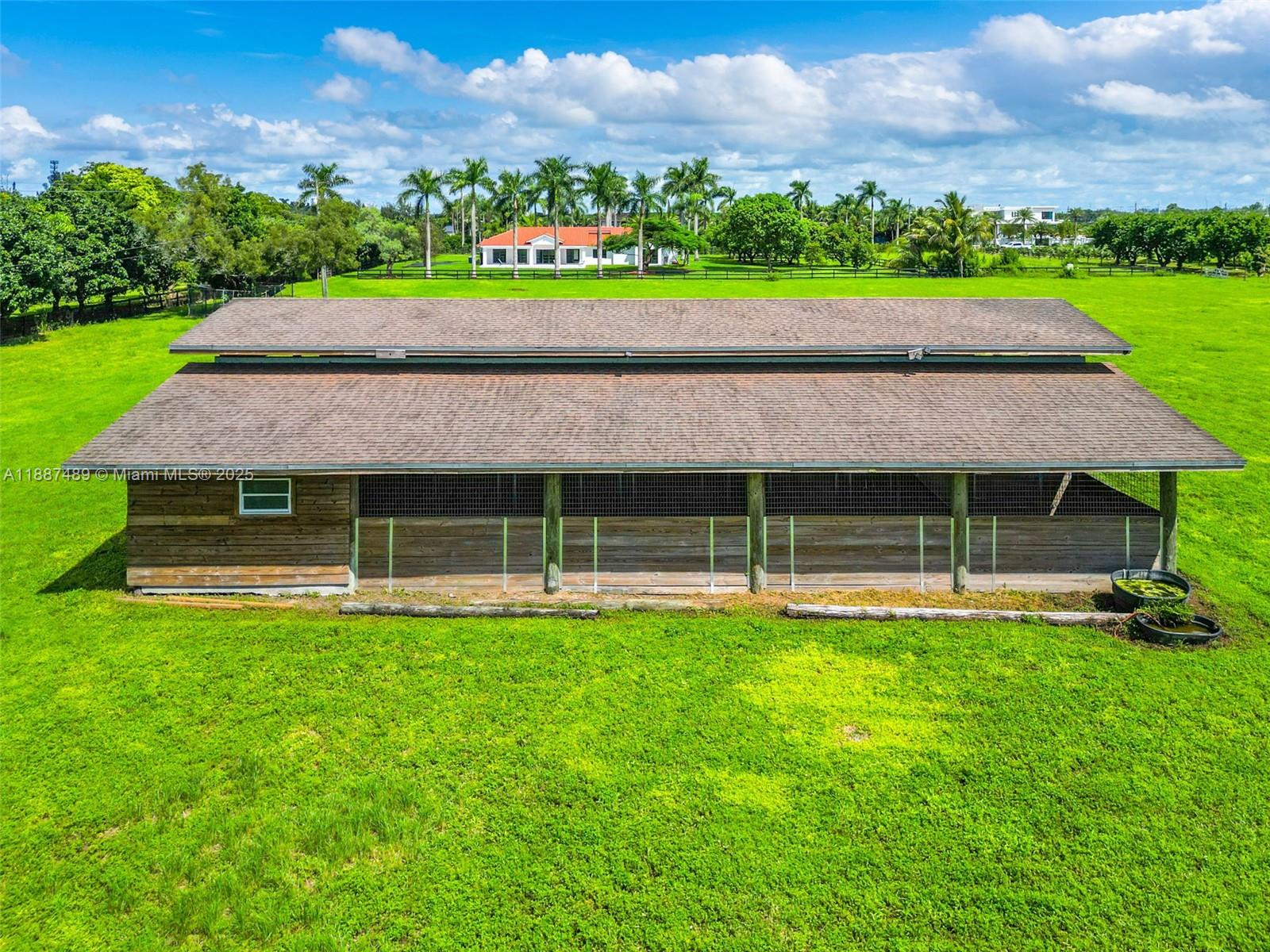 5 AC REDLAND W/ HOME - Residential