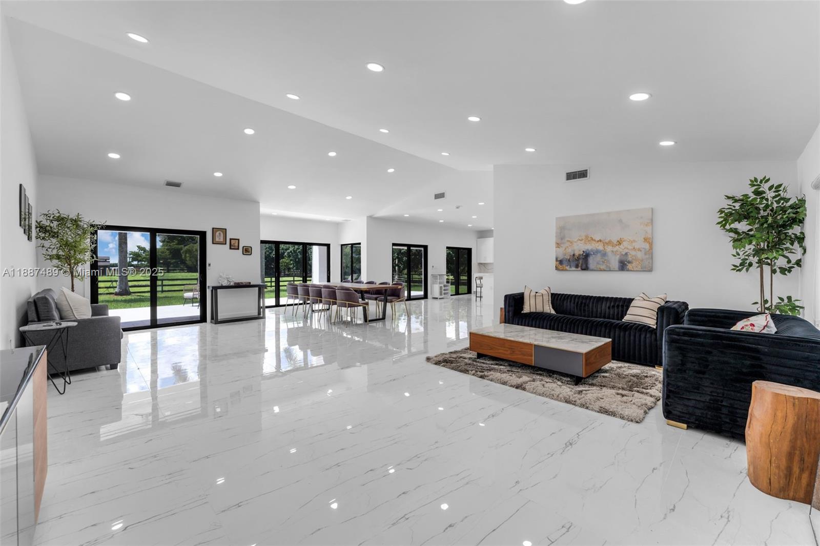 5 AC REDLAND W/ HOME - Residential