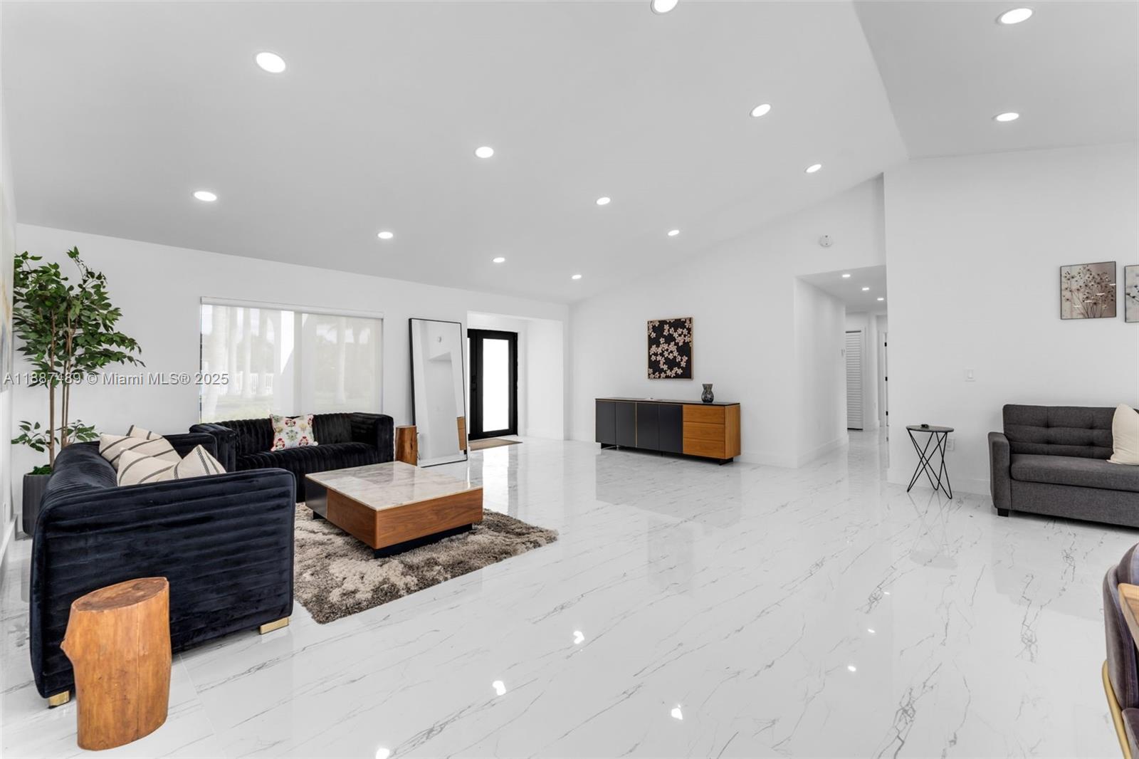 5 AC REDLAND W/ HOME - Residential