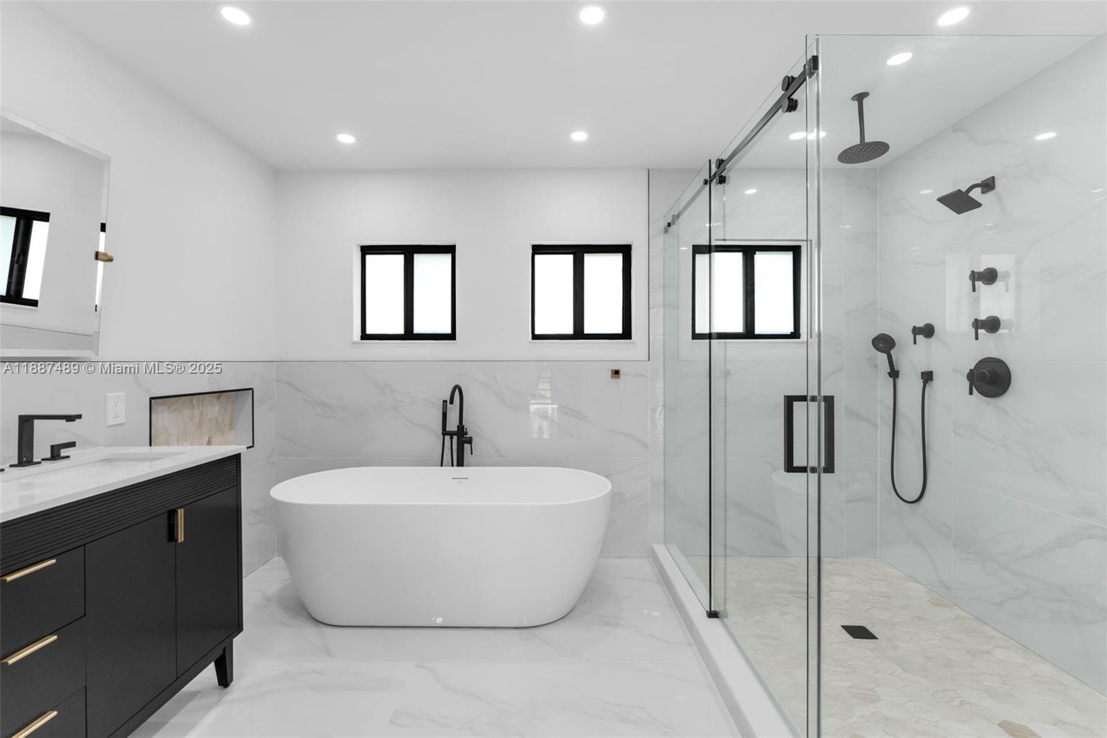 5 AC REDLAND W/ HOME - Residential