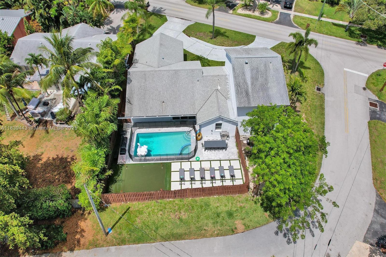 614 SE 12th Ave