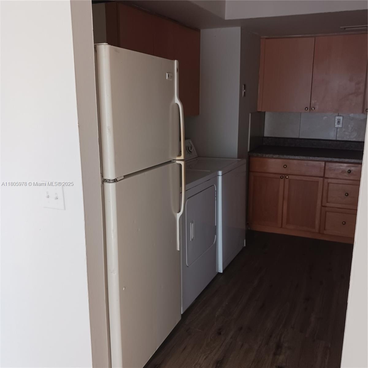 HABITAT II CONDO - Residential Lease