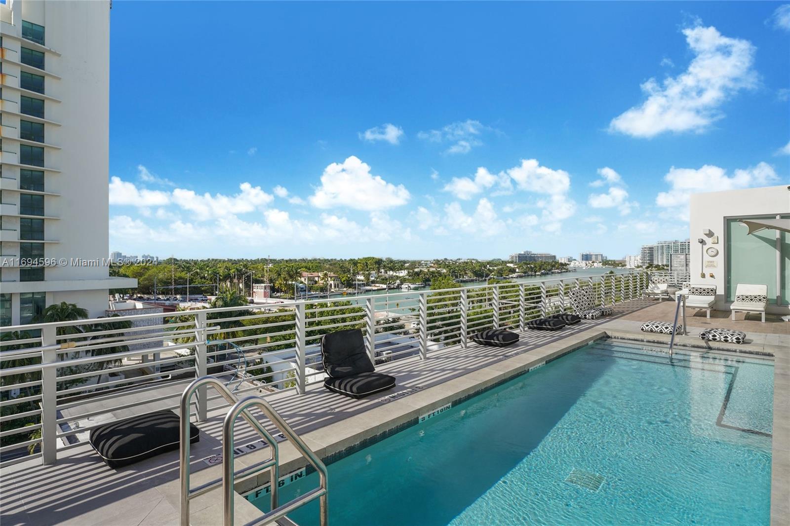 6080 Collins Ave 102, Miami Beach, Miami-Dade County, Florida - 1 Bedrooms  
1 Bathrooms - 