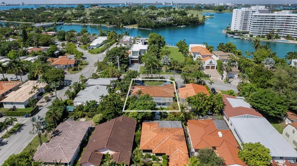 9217 BAY DR, SURFSIDE, FL 33154 - Image 8a7281c61d7a2e6bb4682c5c822a03d9/1228093570