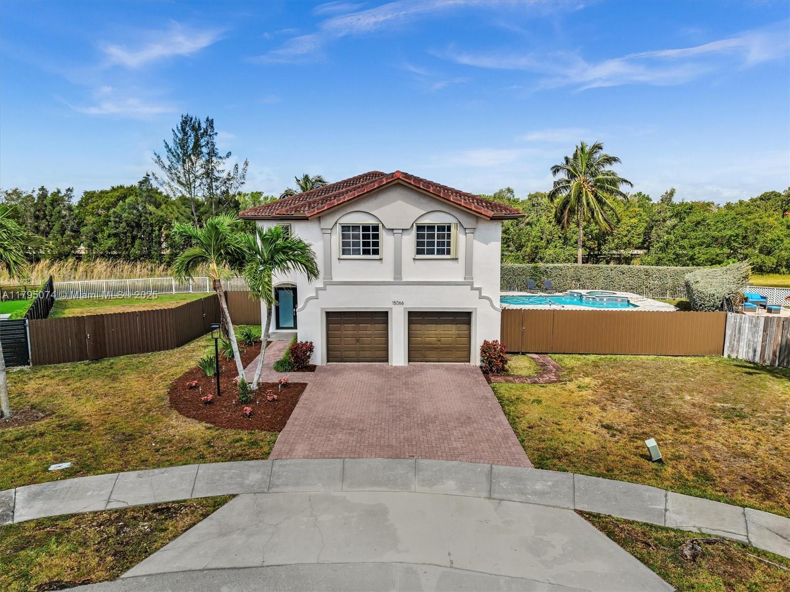 15066 Sw 38th Ter, Miami, Broward County, Florida - 4 Bedrooms  
4 Bathrooms - 