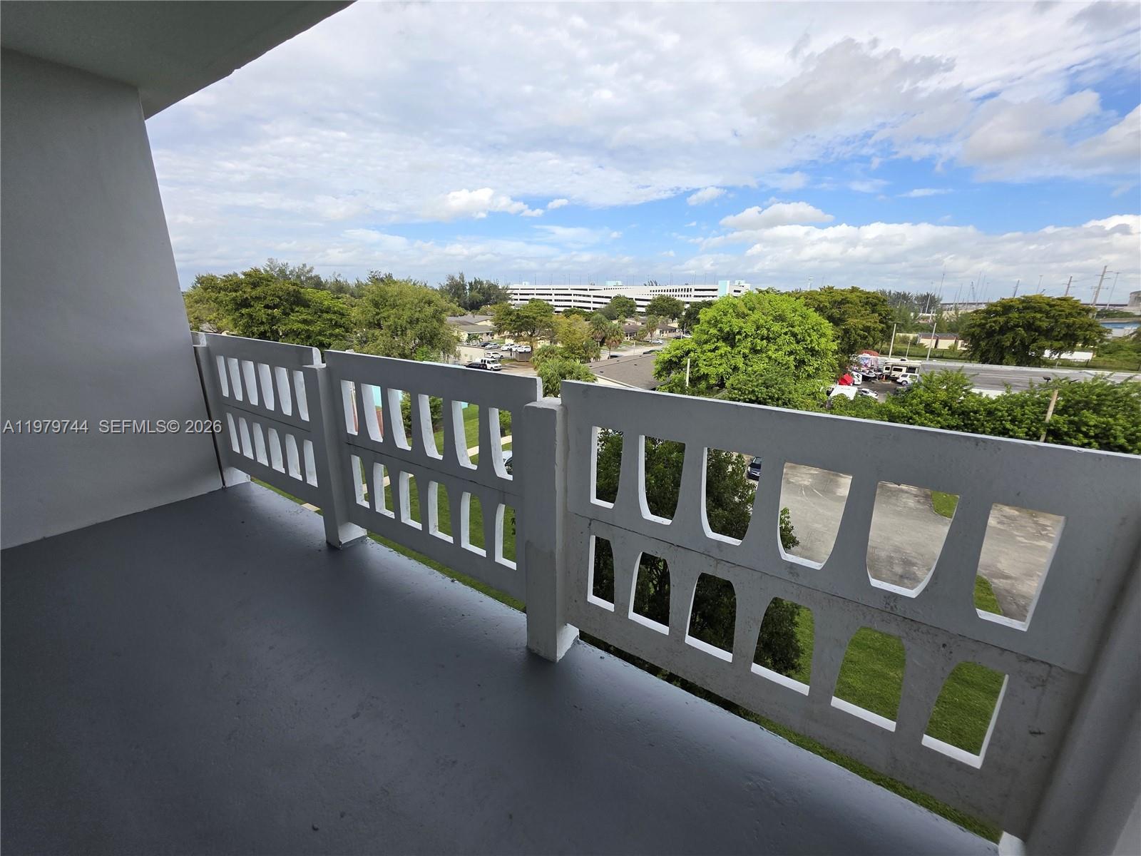 PARKWAY TOWERS BLDG 1 - Residential