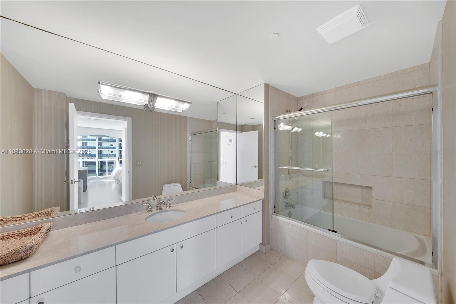 MAJESTIC TOWER - Residential Lease