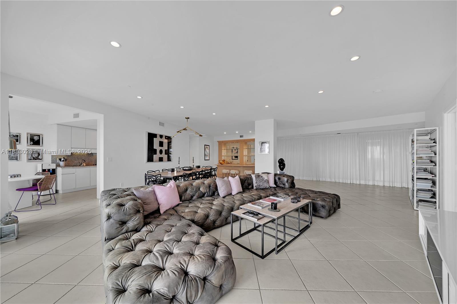 MAJESTIC TOWER - Residential Lease