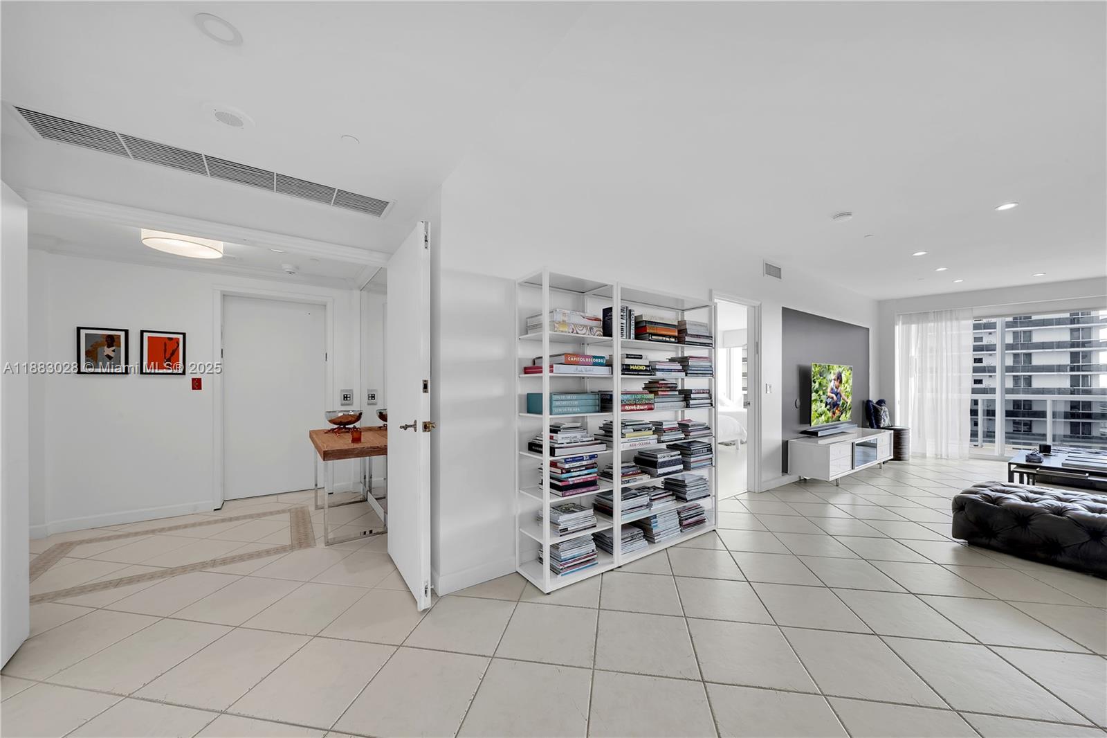 MAJESTIC TOWER - Residential Lease