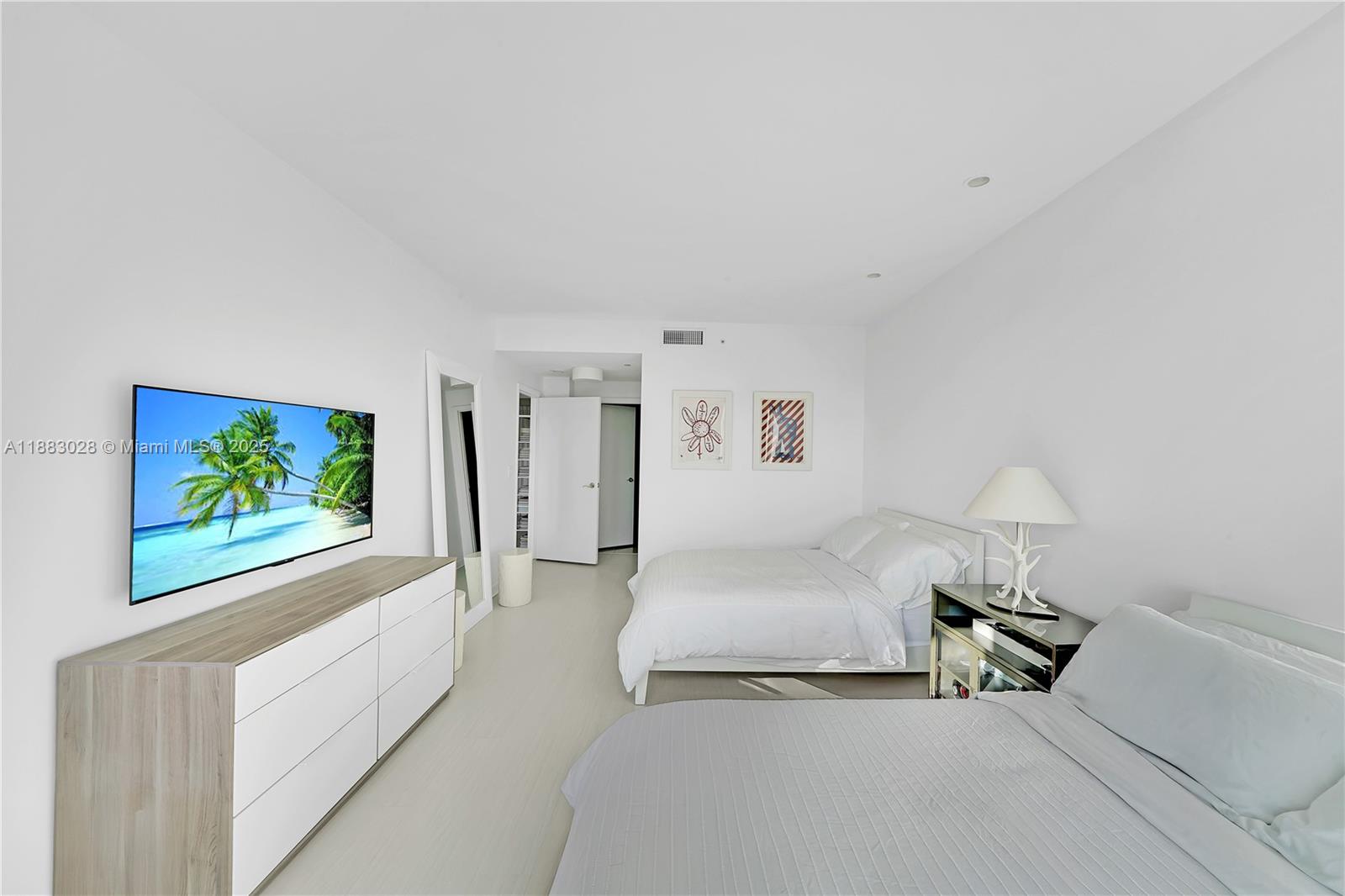 MAJESTIC TOWER - Residential Lease